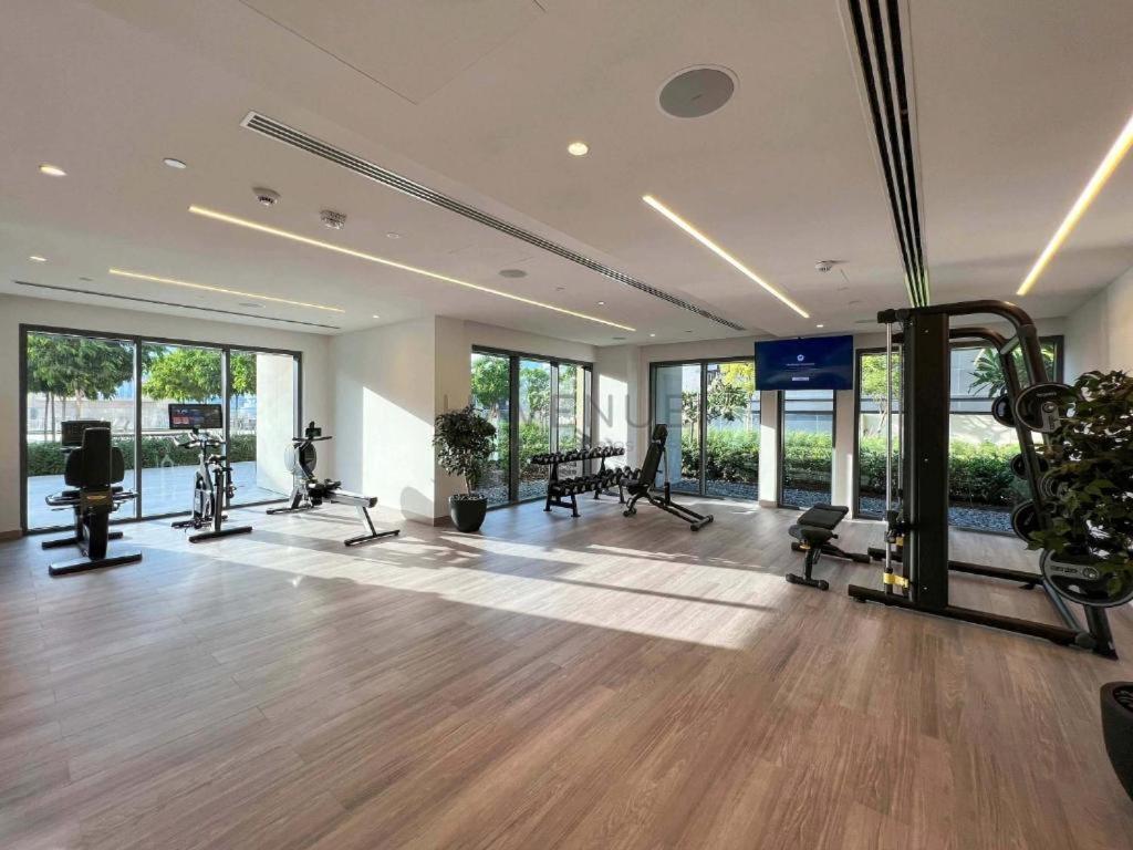 Apartamento 5 Minute Walk To The Fountains! Full Burj Khalifa View! 5-star Pool & Gym! *