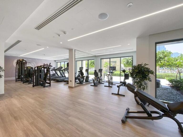 5 Minute Walk To The Fountains! Full Burj Khalifa View! 5-star Pool & Gym! Apartamento