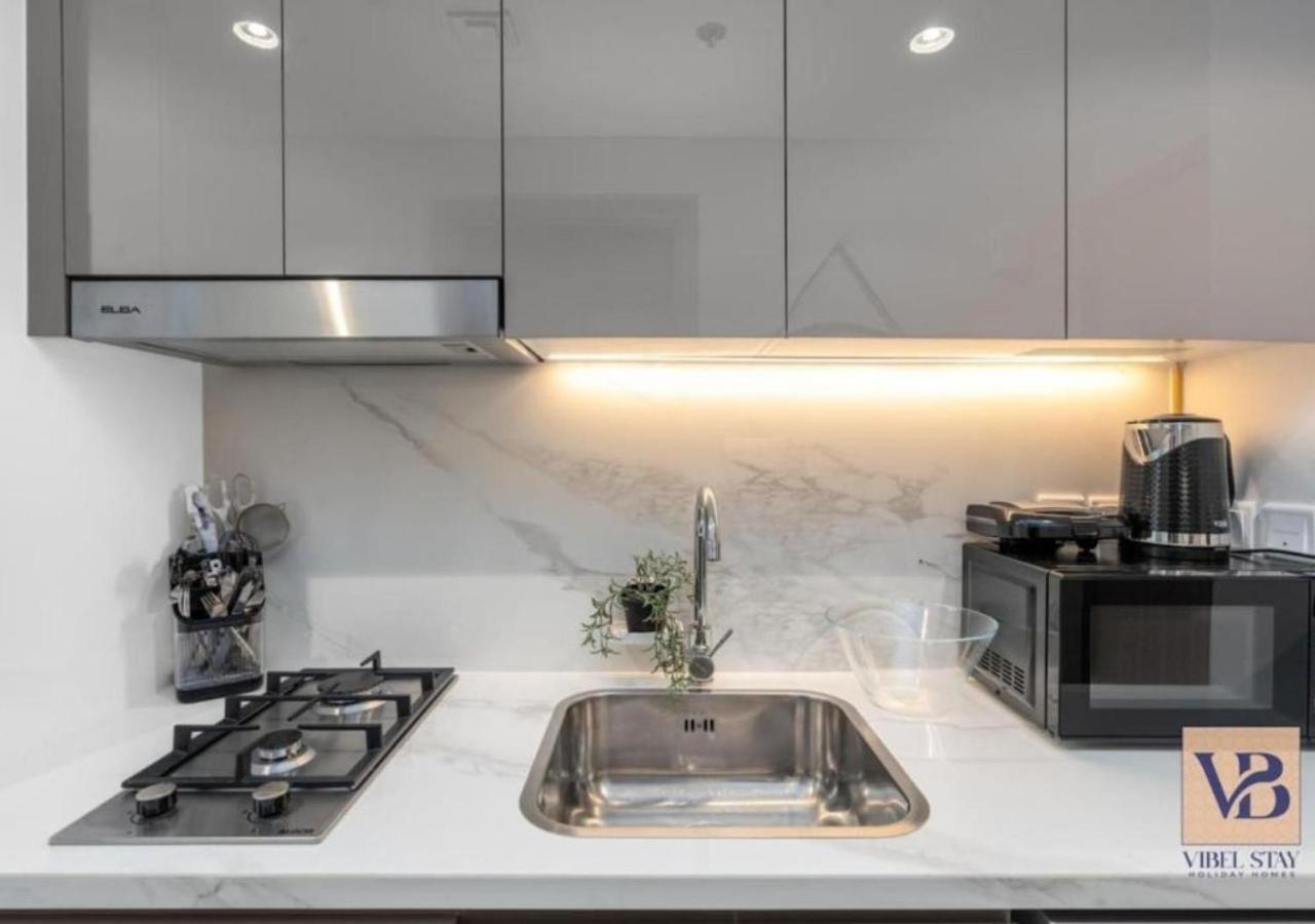 Modern At Azizi 46 In Meydan By Vibel *