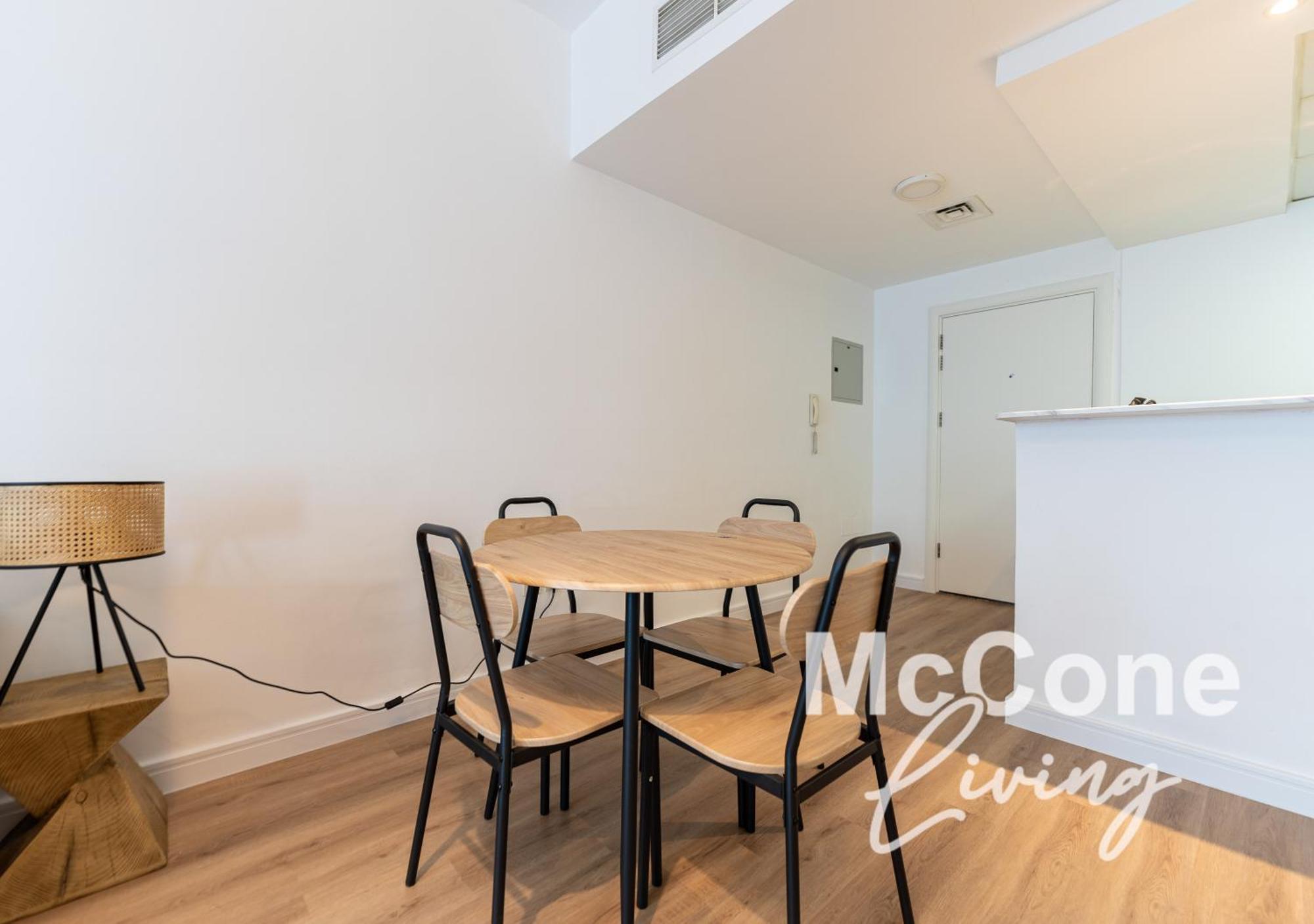 Appartement 1br In Marina With Private Terrace & Pool Dubaï