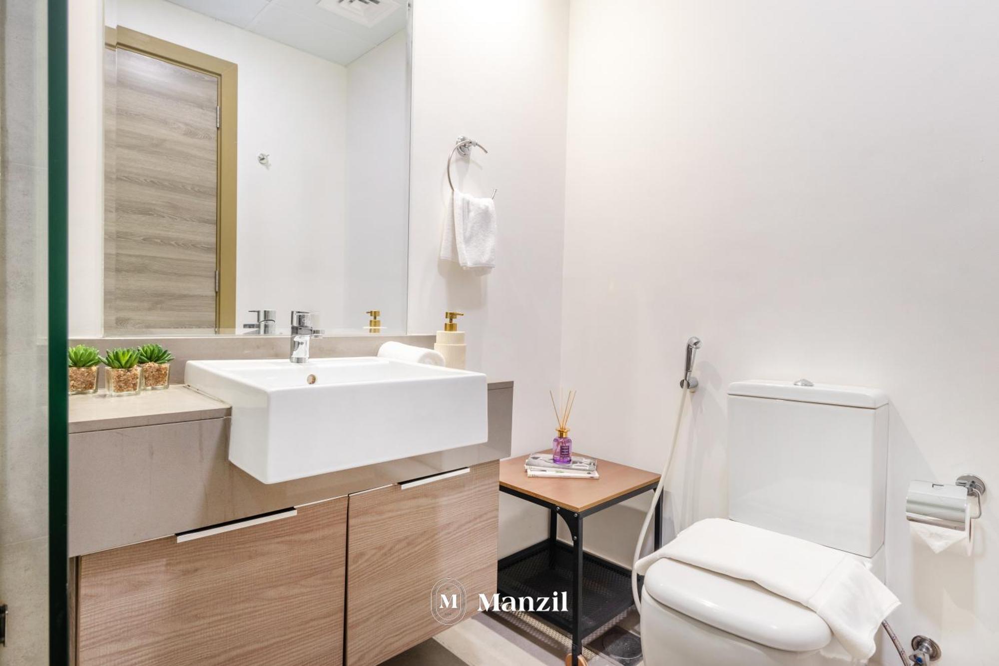Manzil - Stylish Living In Jvc, Views And Pool Dubái