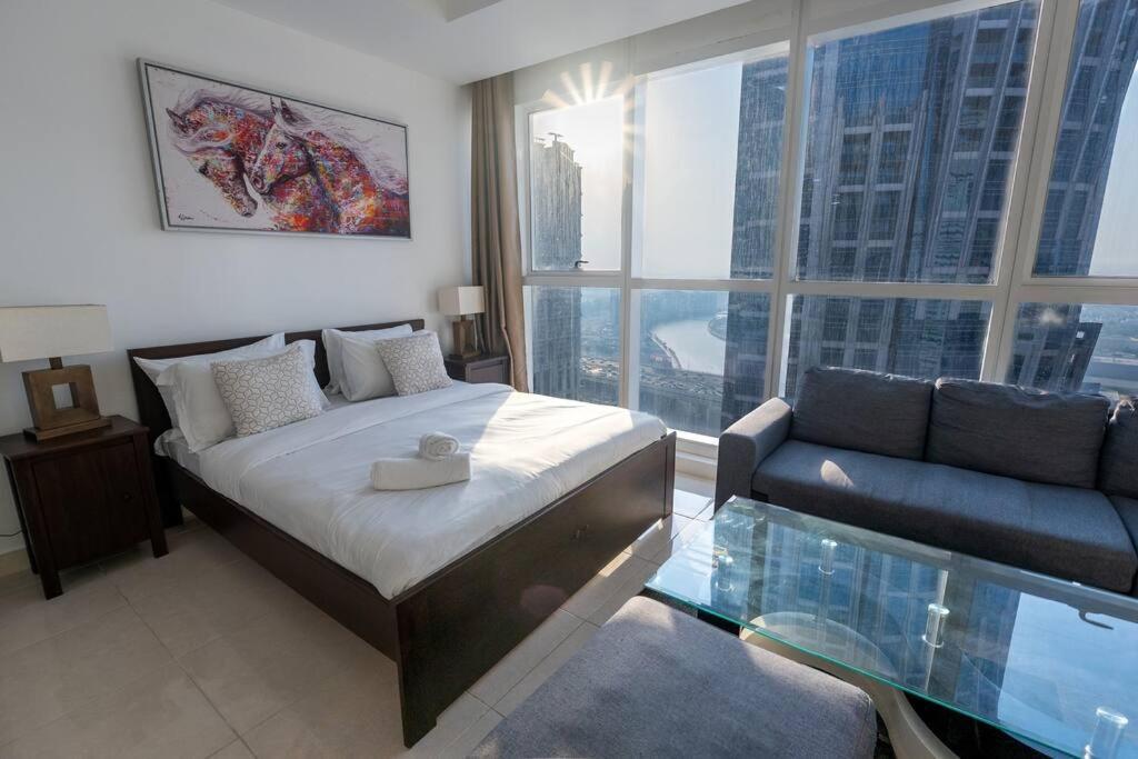 The Court Tower -vibrant Dubaï
