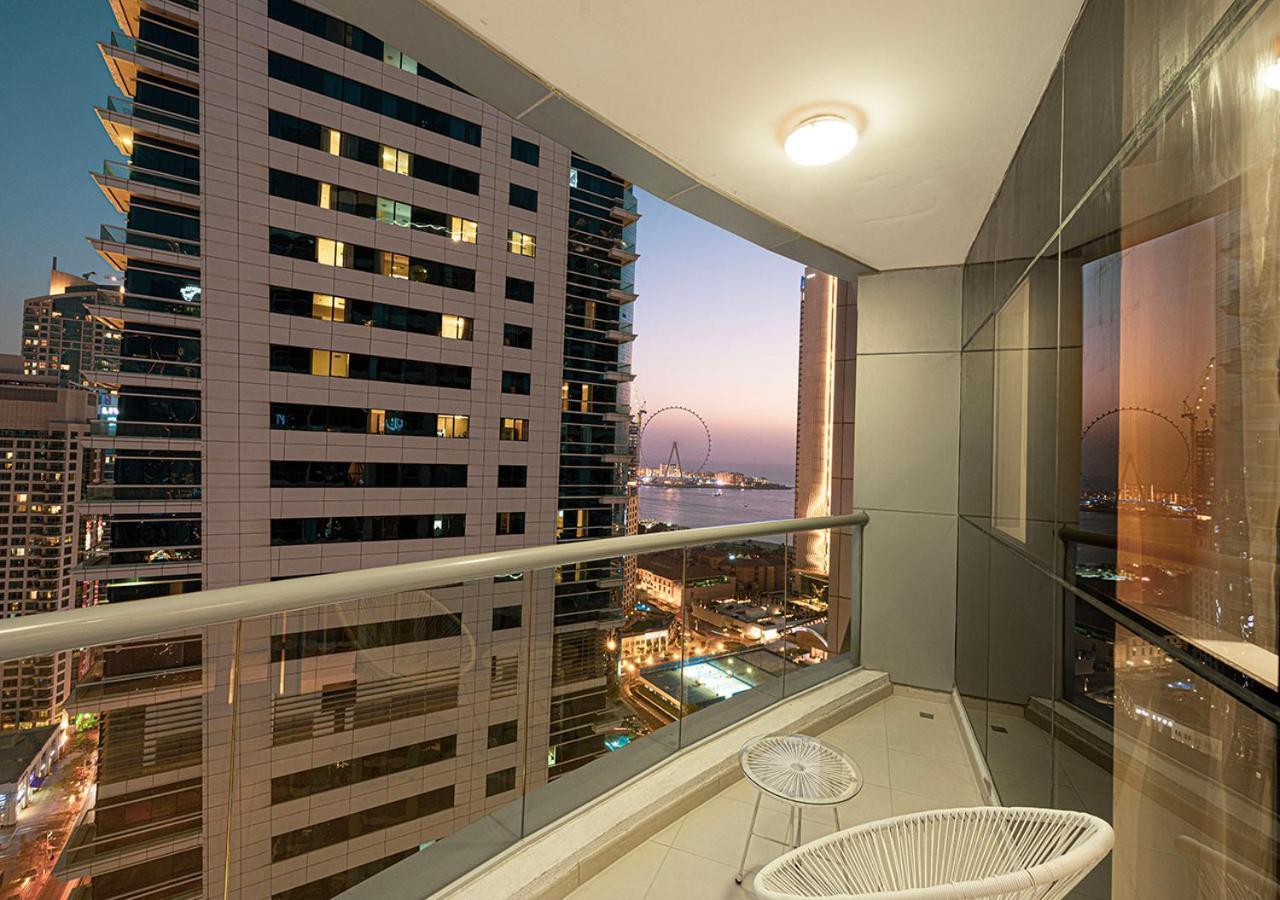 Modern 4br With Balcony And Scenic Marina Views Appartement