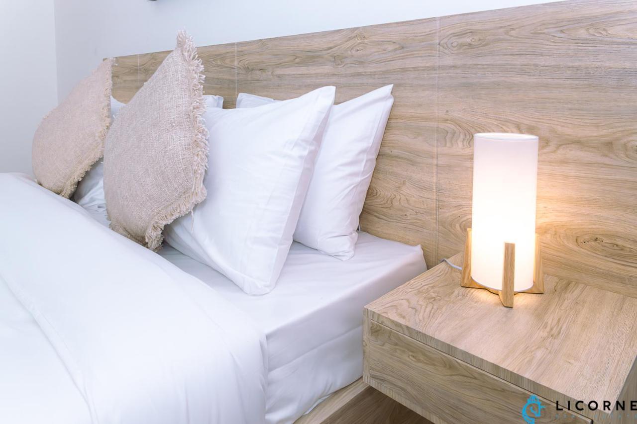 Habitación en casa particular The Beachfront Oasis - Private & Shared *