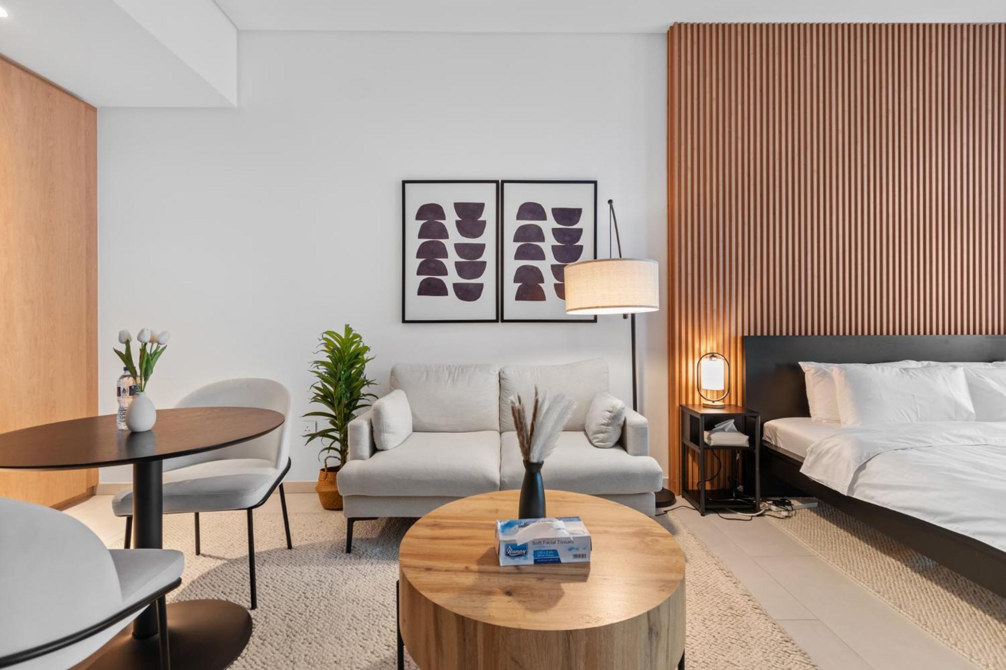 Appartement Waves - Chic High-floor Retreat With Canal Views Dubaï