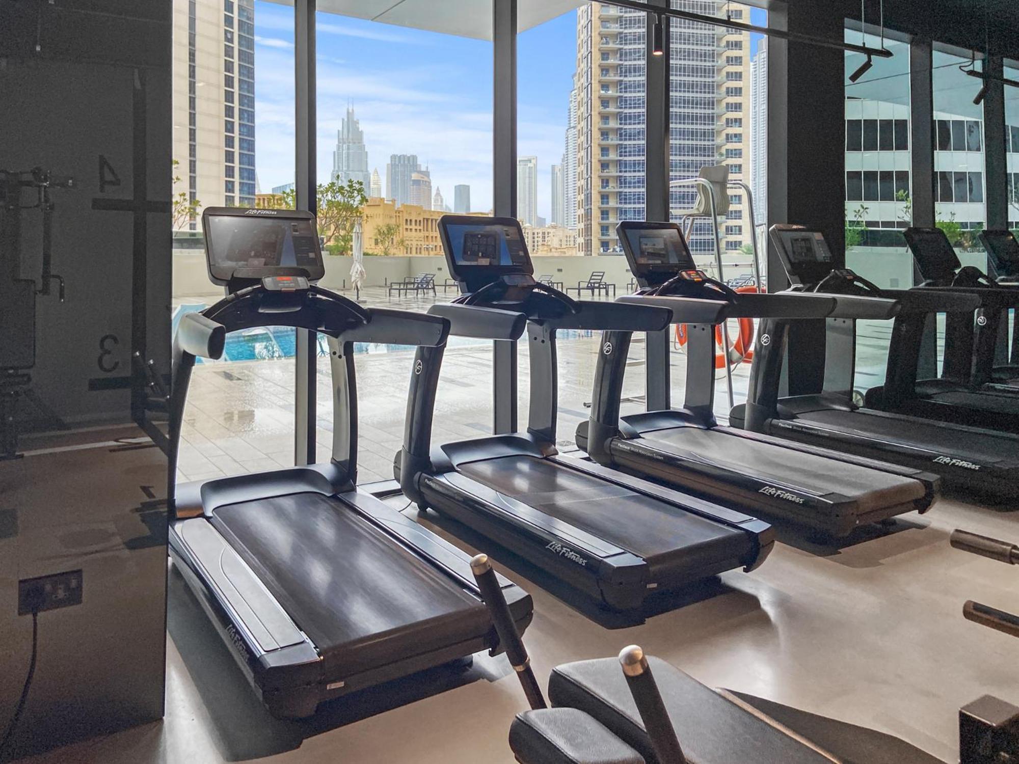 Appartement Waves - Chic High-floor Retreat With Canal Views Dubaï
