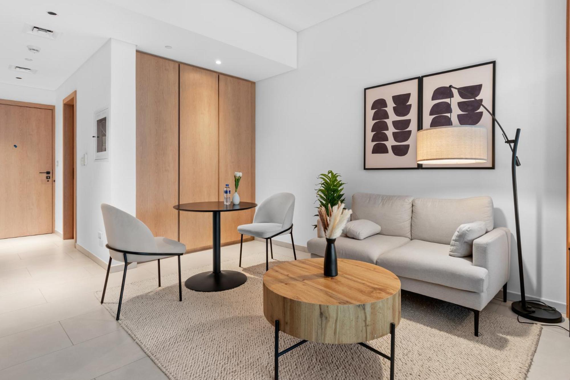 Waves - Chic High-floor Retreat With Canal Views Appartement *