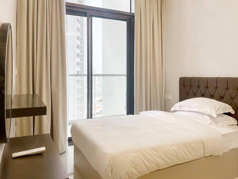 Damac Aykon 2 Bedroom Business Bay - Ezytrac * Dubai