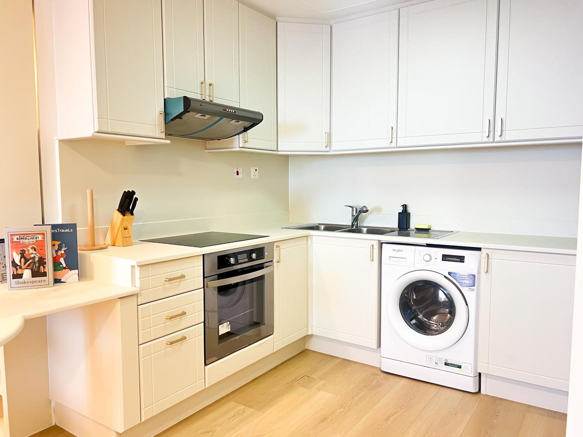 Stunning 2br In Marina With Amazing Views *