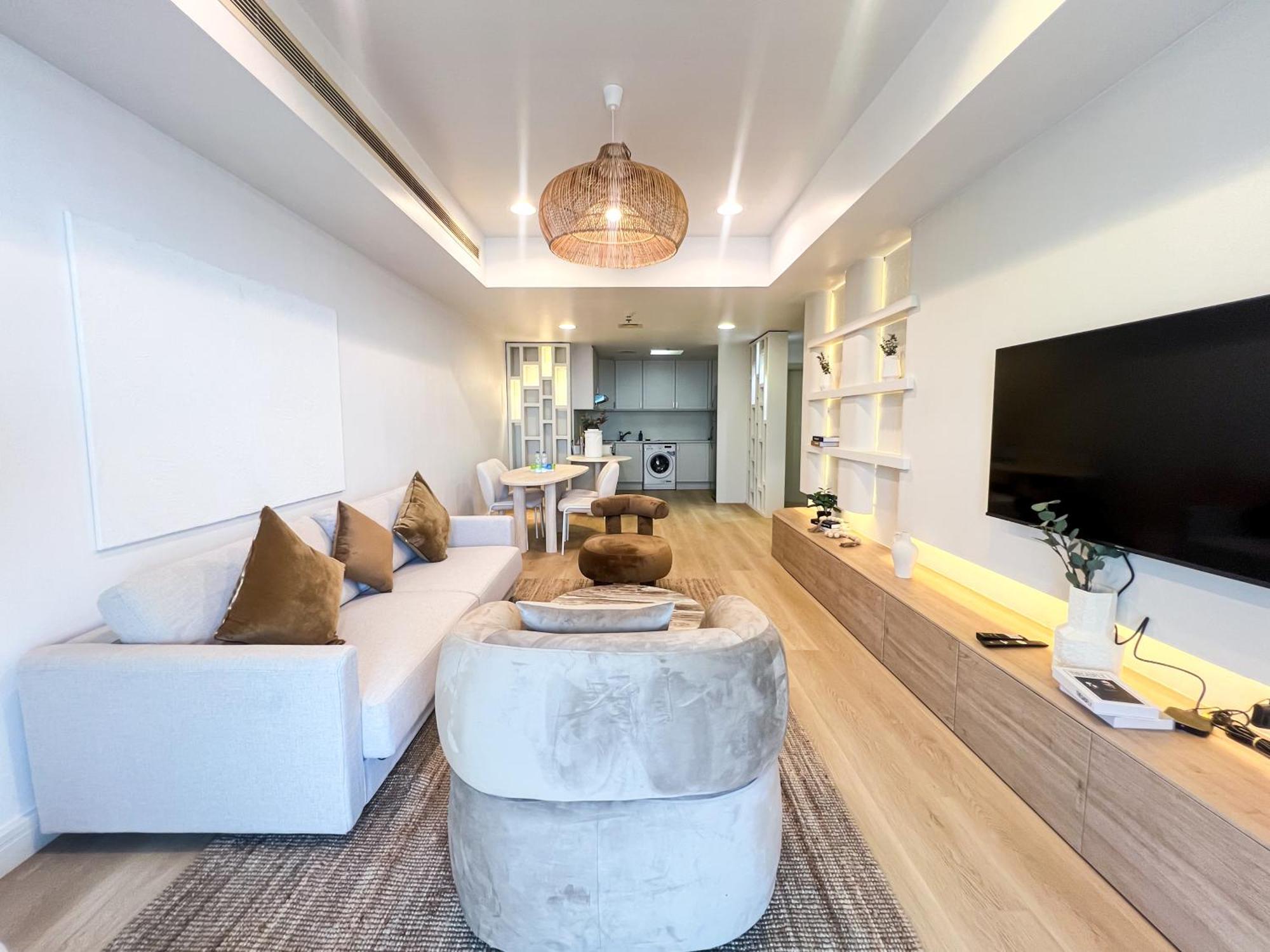 Stunning 2br In Marina With Amazing Views