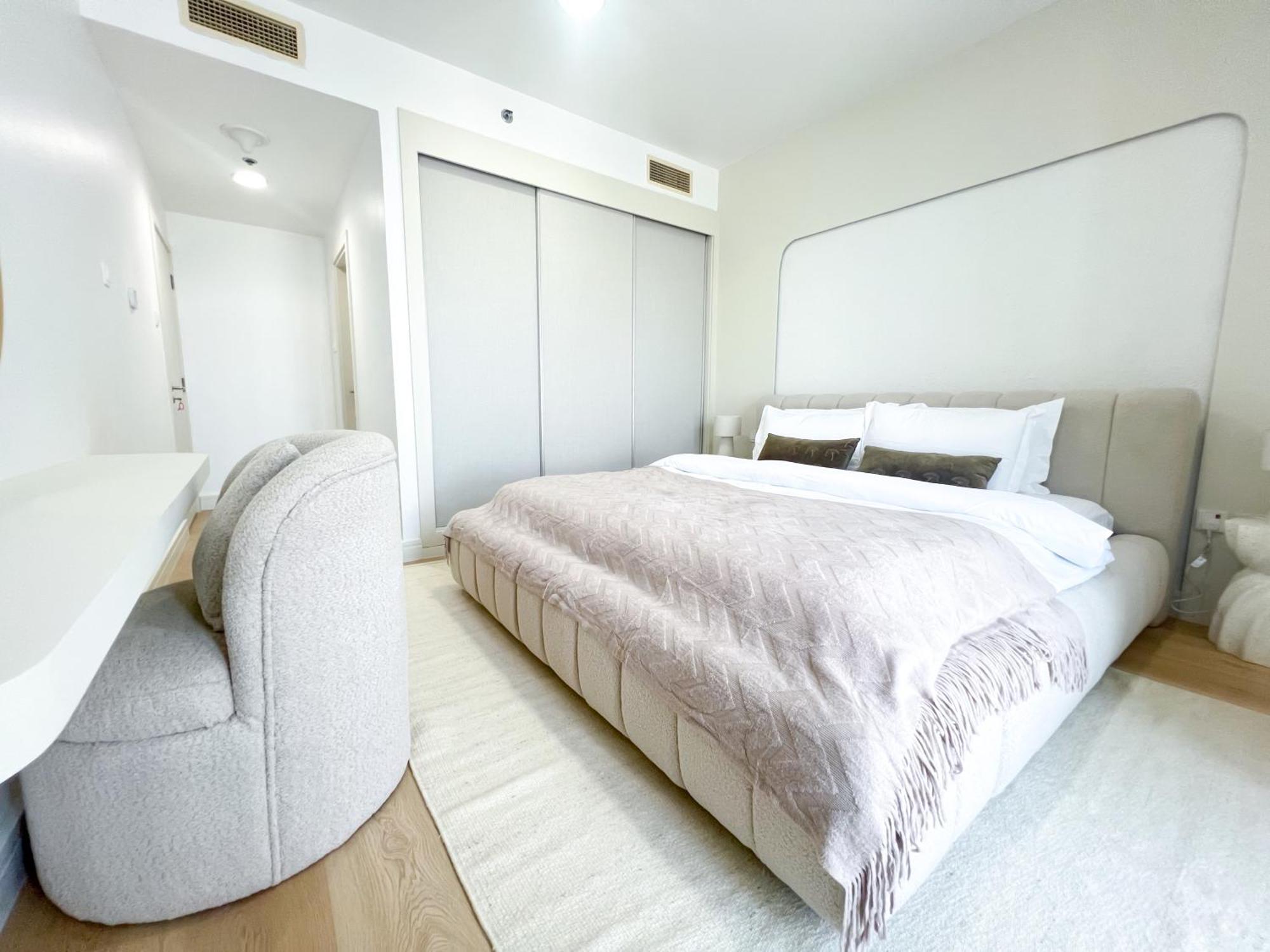 Stunning 2br In Marina With Amazing Views Dubai