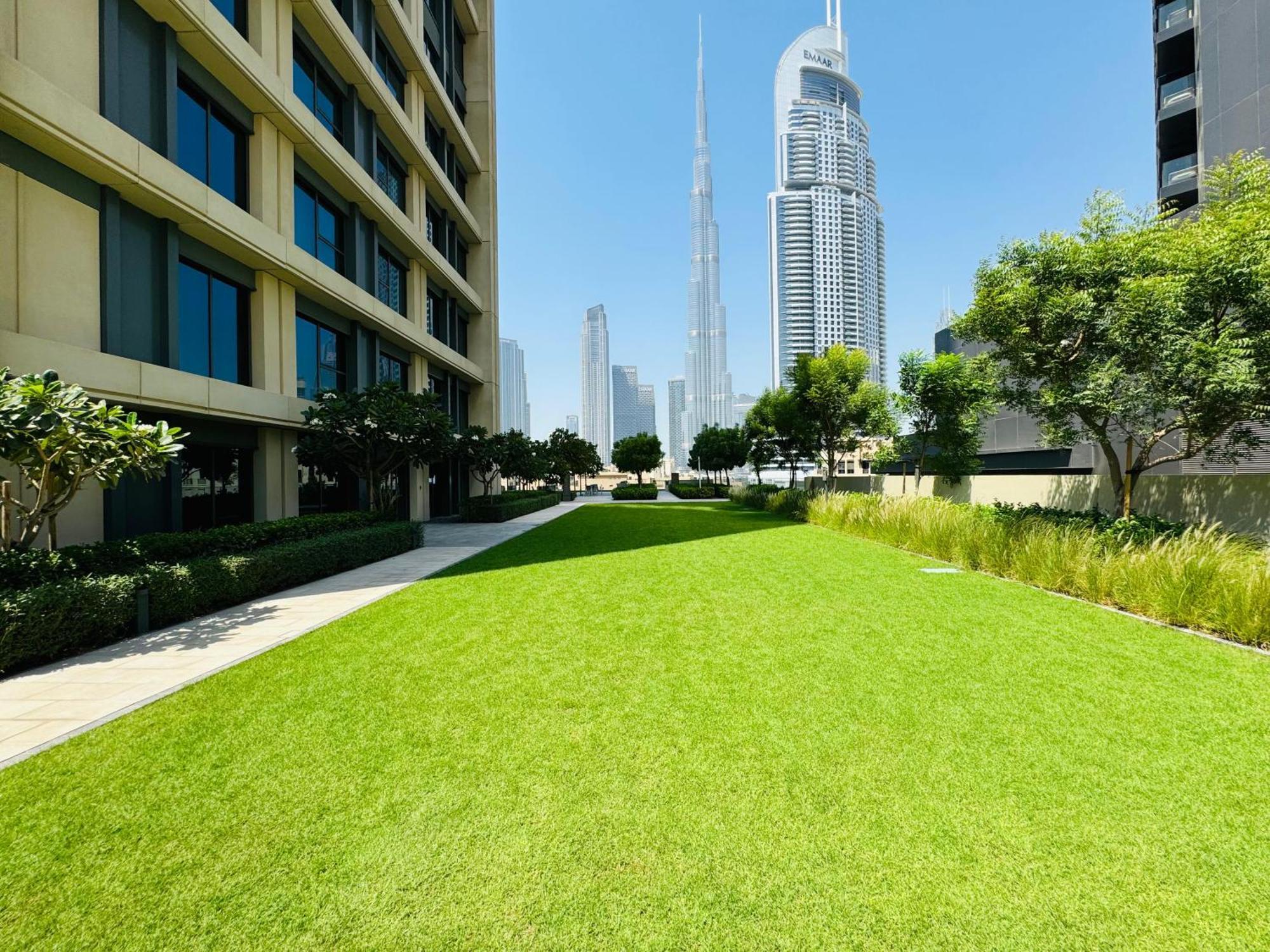 Burj Khalifa View Luxe 2br, 5 Mins Walk To Mall Appartement *