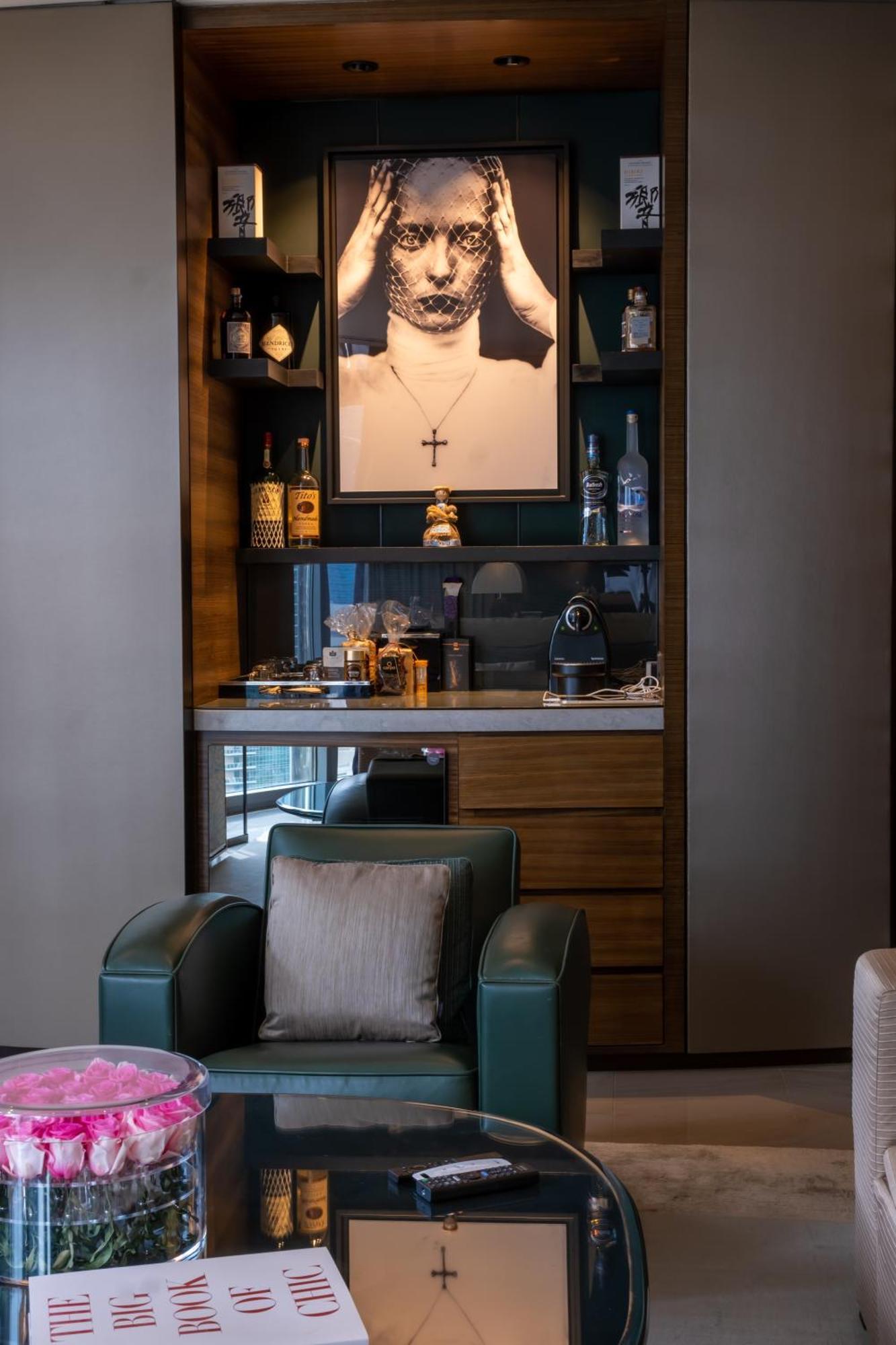 Apartment 2-br Luxury In Armani Residences *