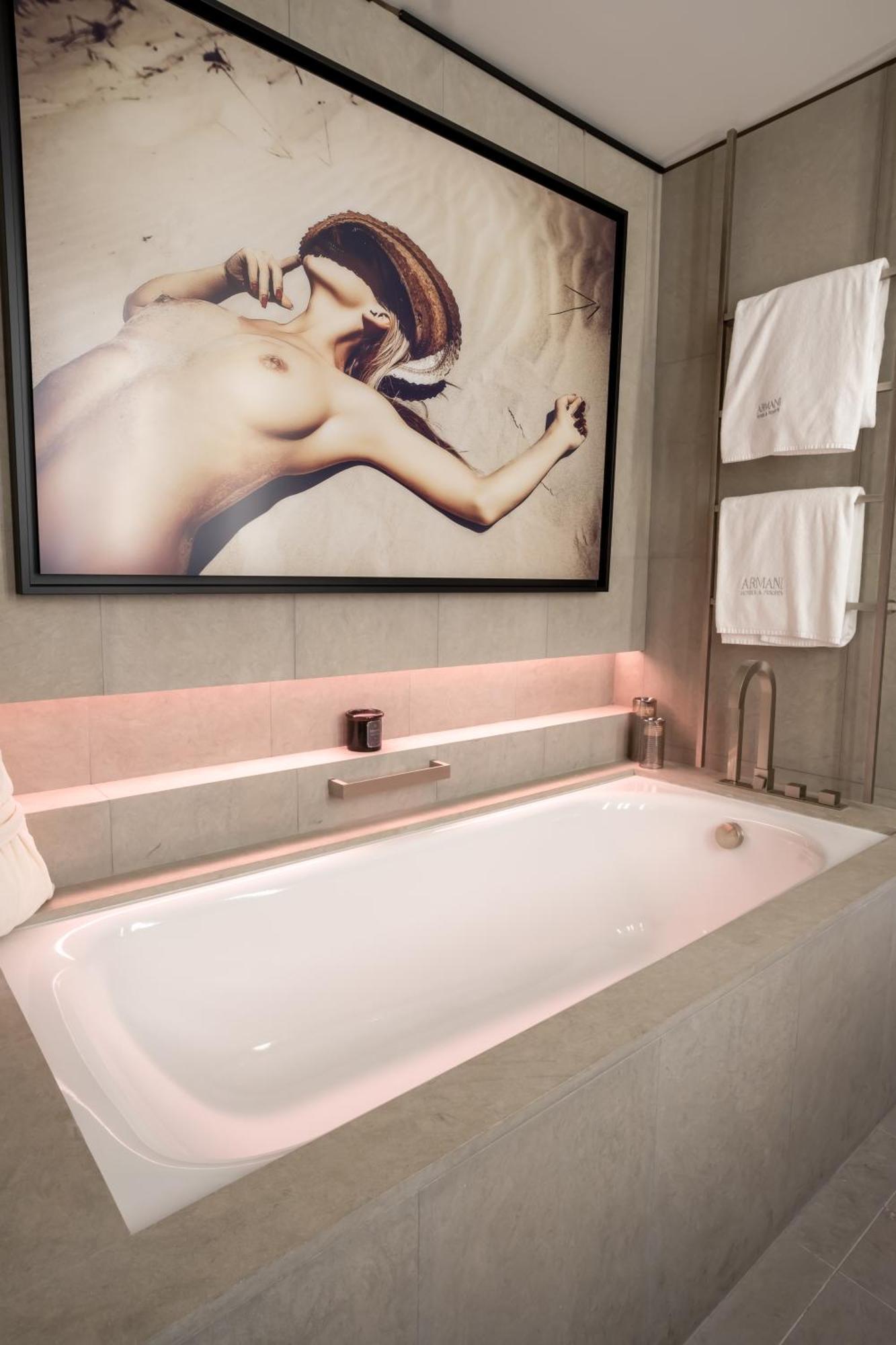 2-br Luxury In Armani Residences Apartment