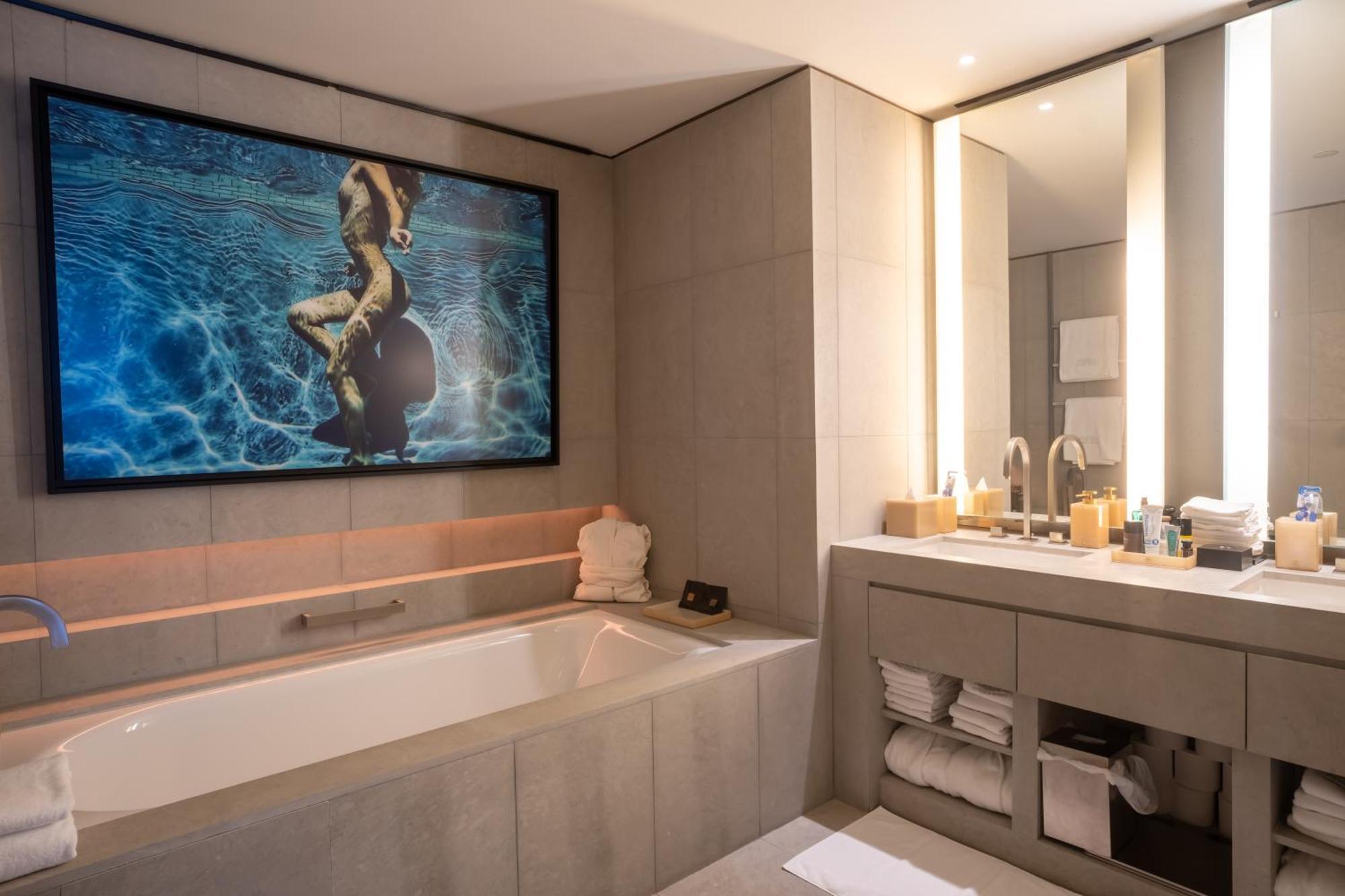 2-br Luxury In Armani Residences Dubai