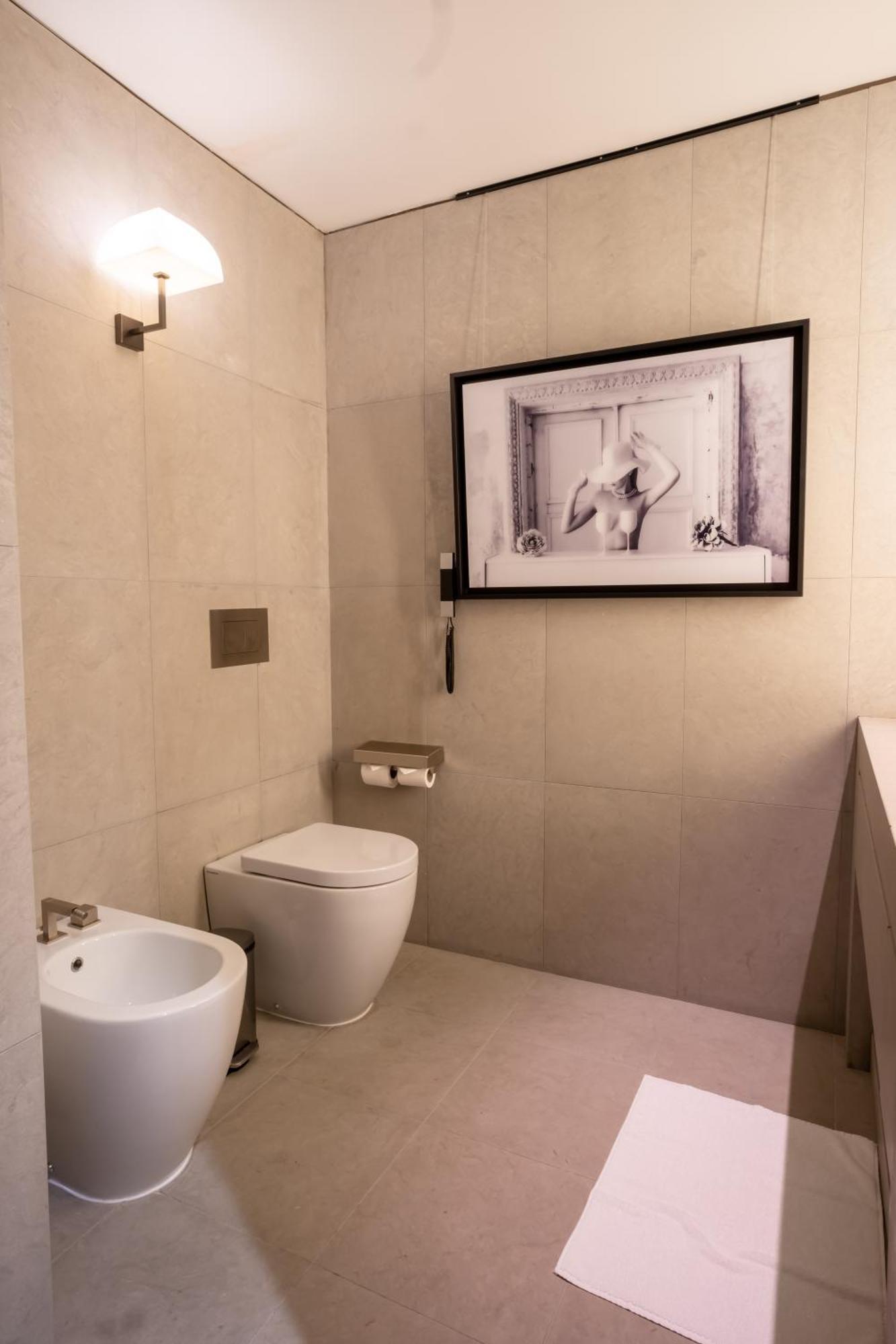 Apartment 2-br Luxury In Armani Residences *