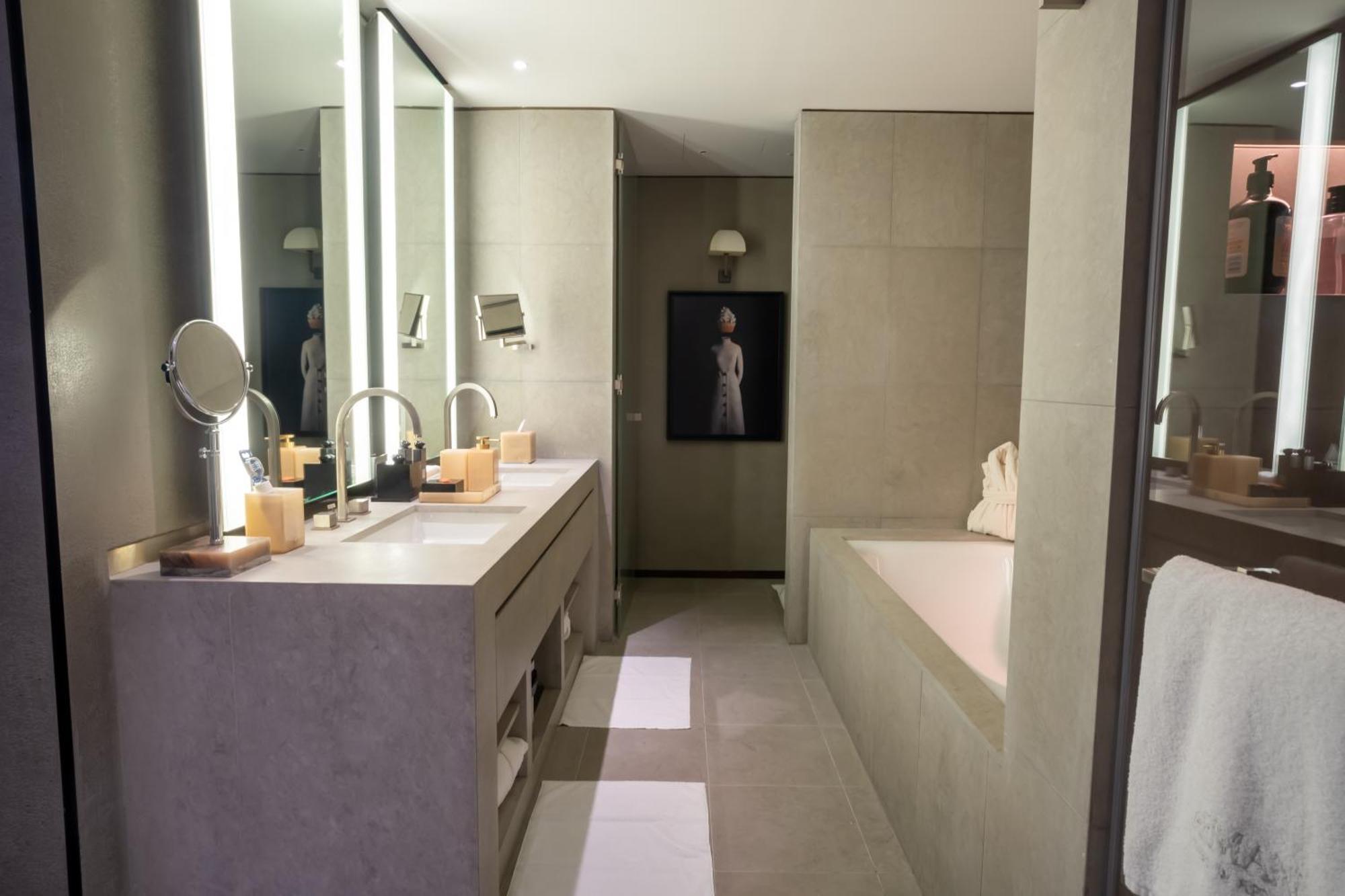 2-br Luxury In Armani Residences Apartment Dubai