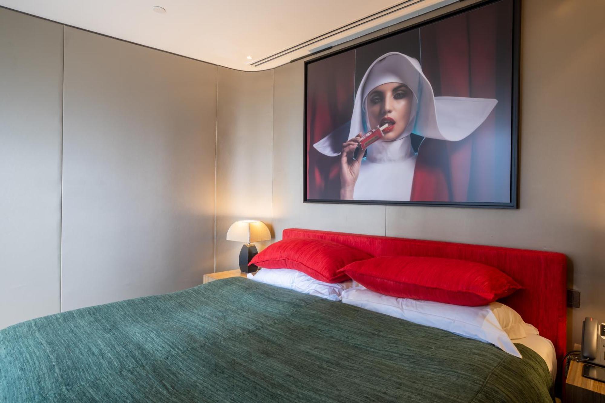 2-br Luxury In Armani Residences Apartment *