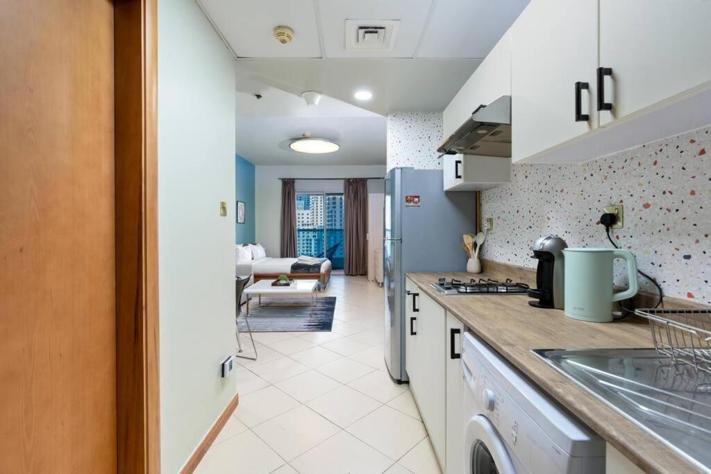 Large Attached To Metro - Marina Diamond3 Apartemen