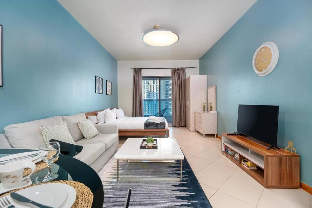 Large Attached To Metro - Marina Diamond3 Apartemen