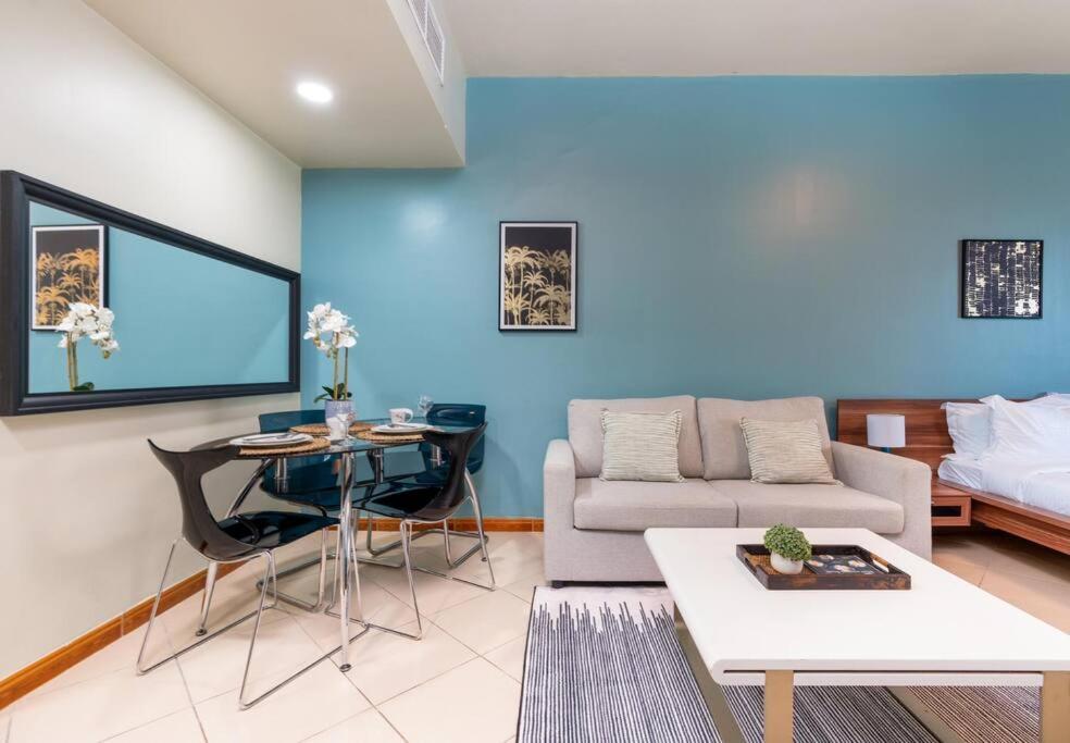 Large Attached To Metro - Marina Diamond3 Apartemen