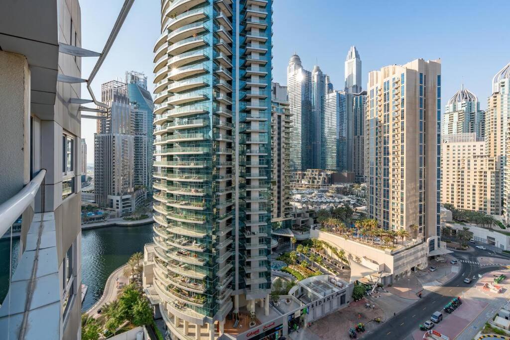 Large Attached To Metro - Marina Diamond3 Apartemen