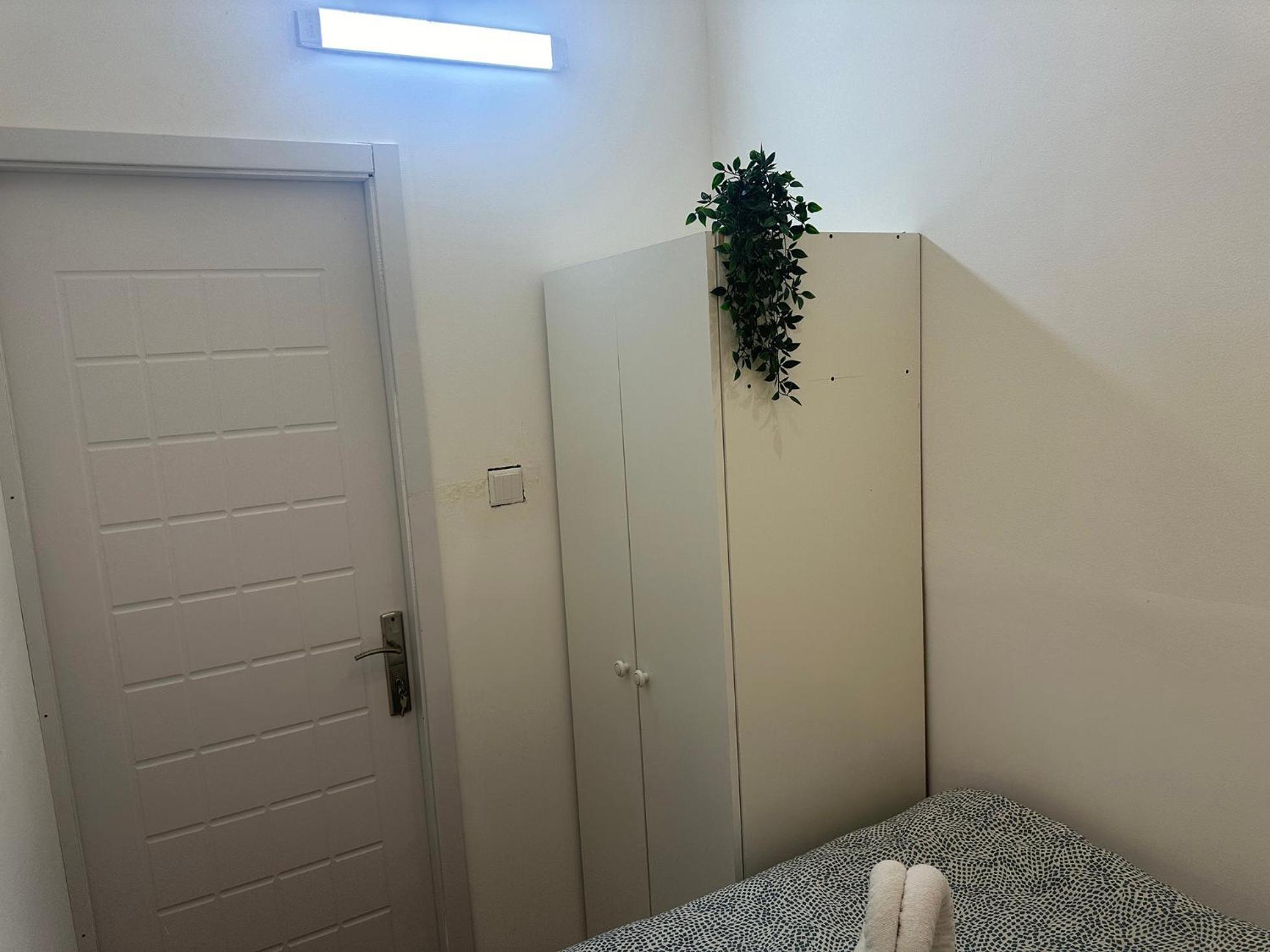 Quarto em Acomodações Particulares Quiet Partition In Tecom Barsha Heights Dubai