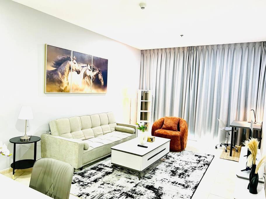 Appartement Sea View 1 Bedroom Flat, Luxury Amenities, Near & Tram With Free Parking In Marina *