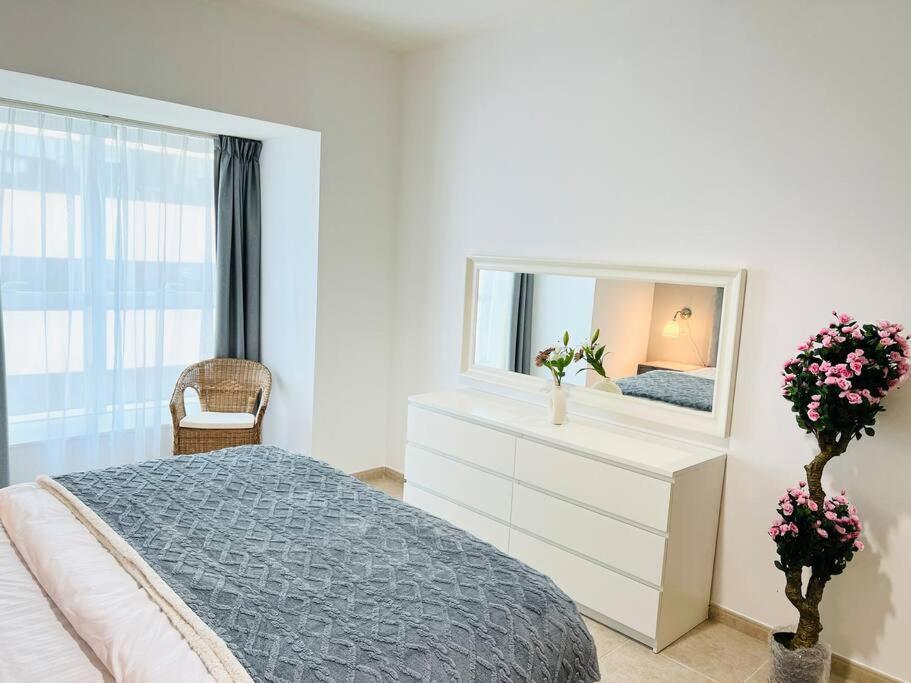 Appartement Sea View 1 Bedroom Flat, Luxury Amenities, Near & Tram With Free Parking In Marina