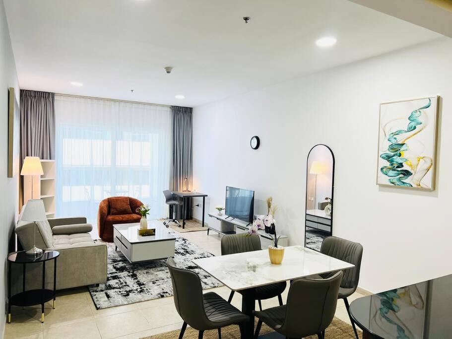 Appartement Sea View 1 Bedroom Flat, Luxury Amenities, Near & Tram With Free Parking In Marina *