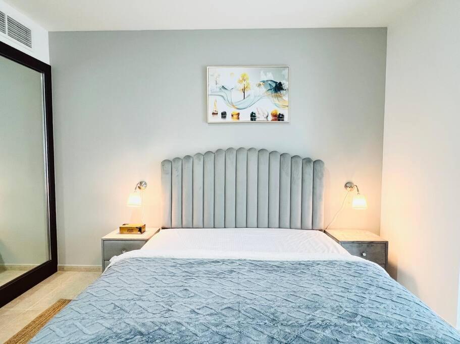 Sea View 1 Bedroom Flat, Luxury Amenities, Near & Tram With Free Parking In Marina * Dubaï