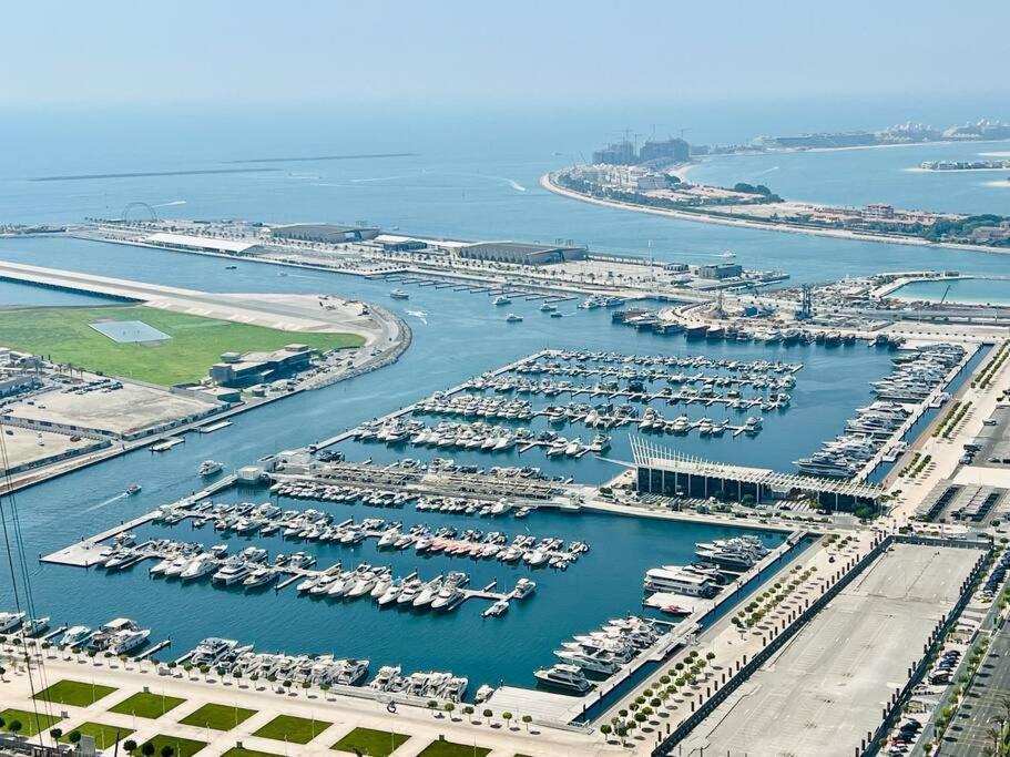Sea View 1 Bedroom Flat, Luxury Amenities, Near & Tram With Free Parking In Marina Appartement