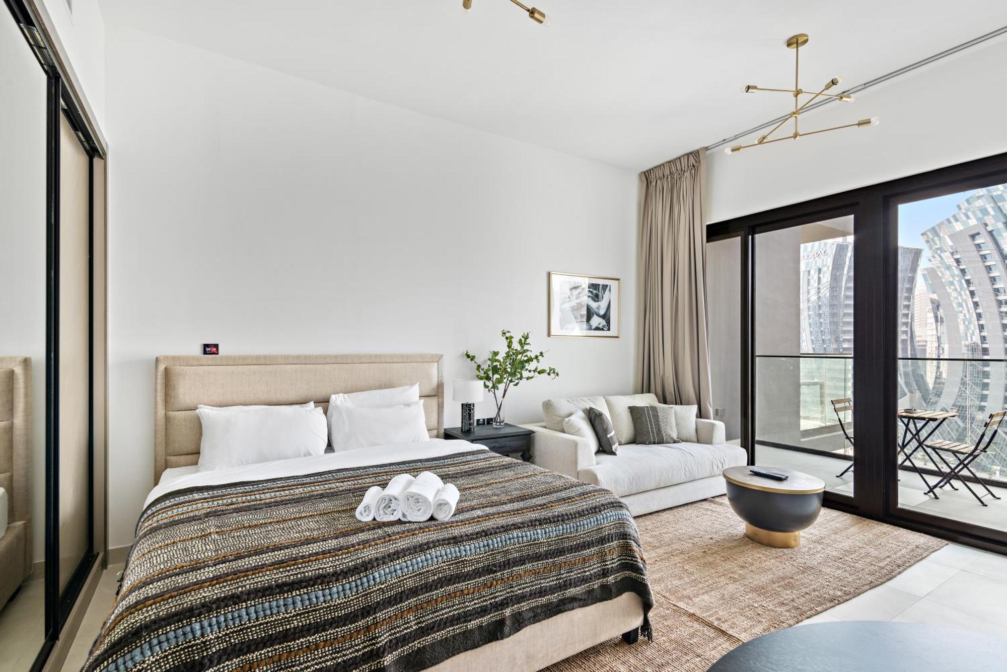 Furnished Binghatti Canal - Burj Khalifa View, Appartamento