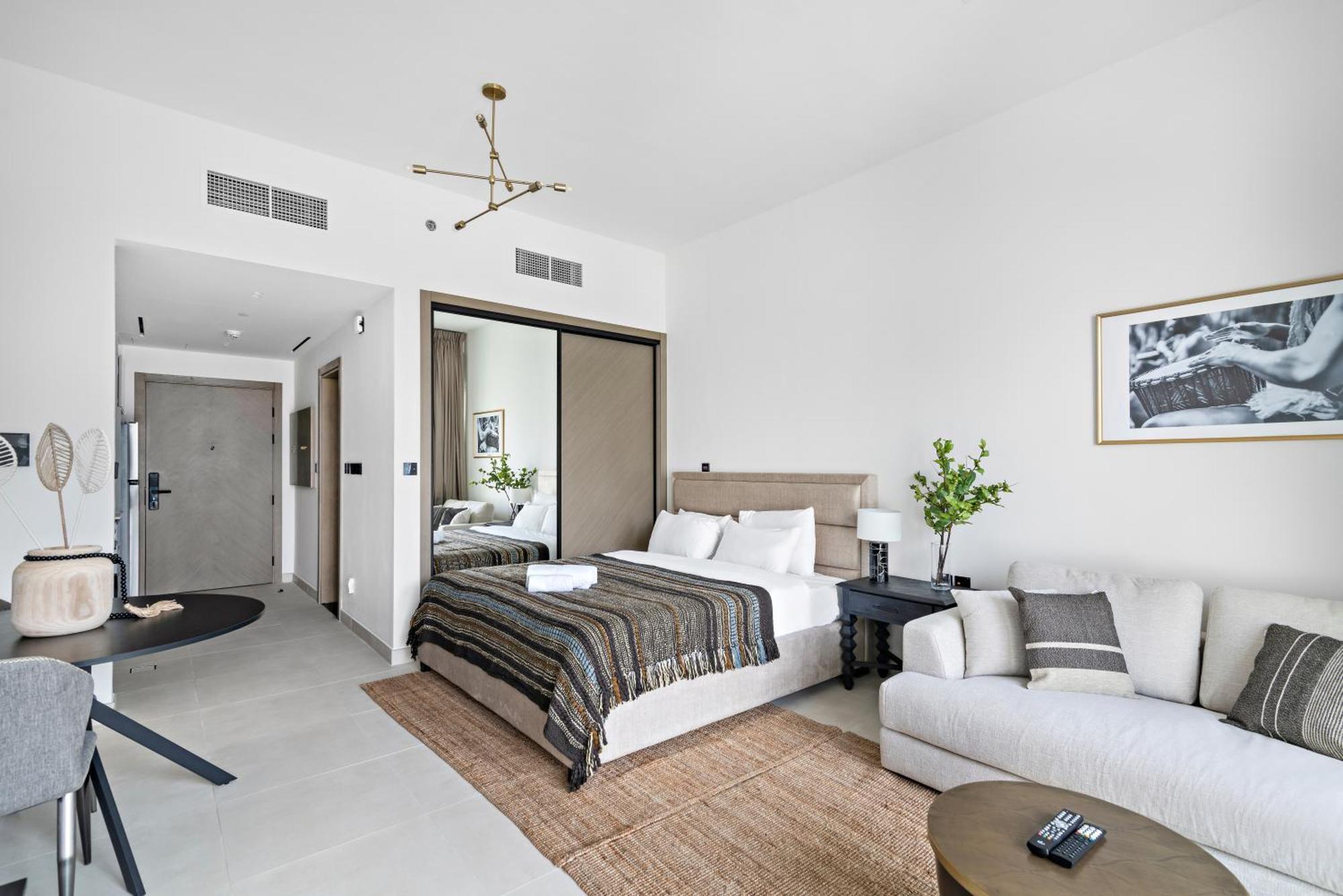 Furnished Binghatti Canal - Burj Khalifa View, Lägenhet