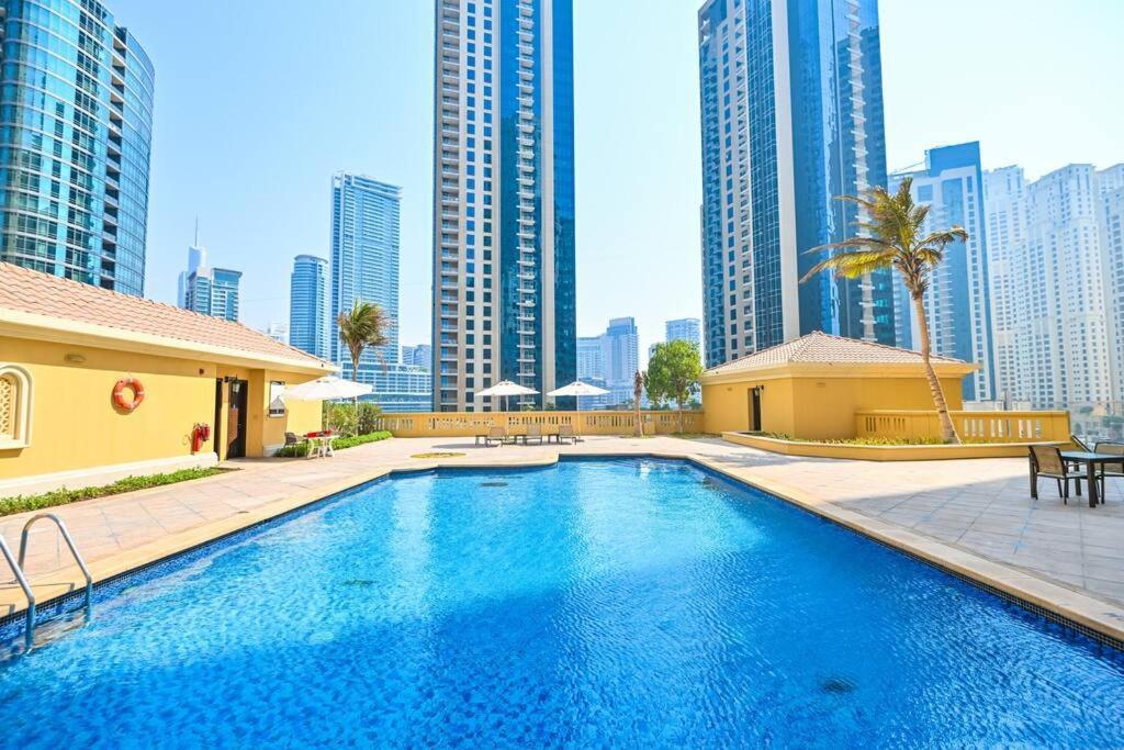 Full Sea View - Spacious & Newly Renovated In Jbr Appartement Dubaï