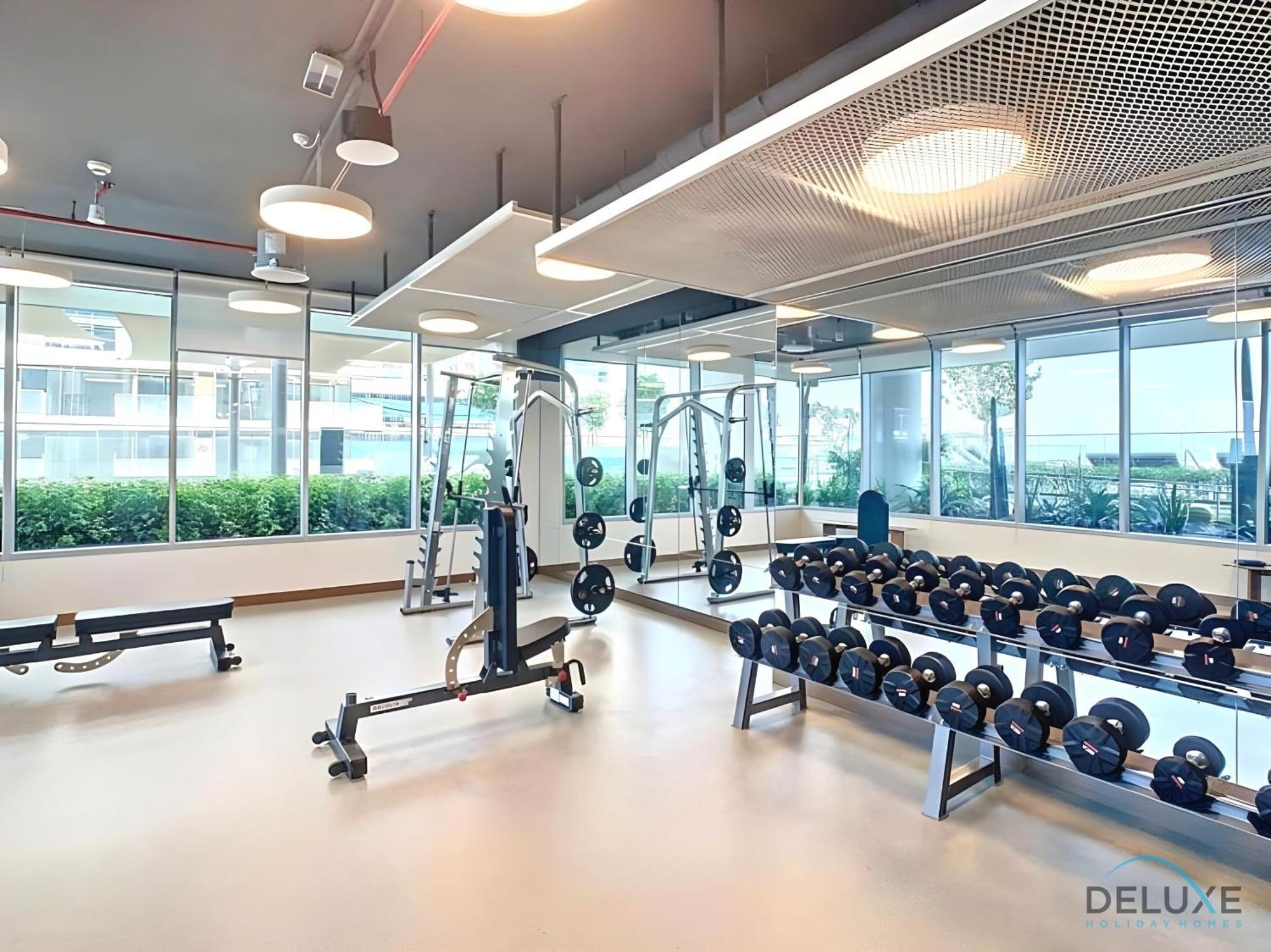 Luxurious 1br At Isle Tower 1 Emaar Beachfront, Marina By Deluxe Homes Appartement