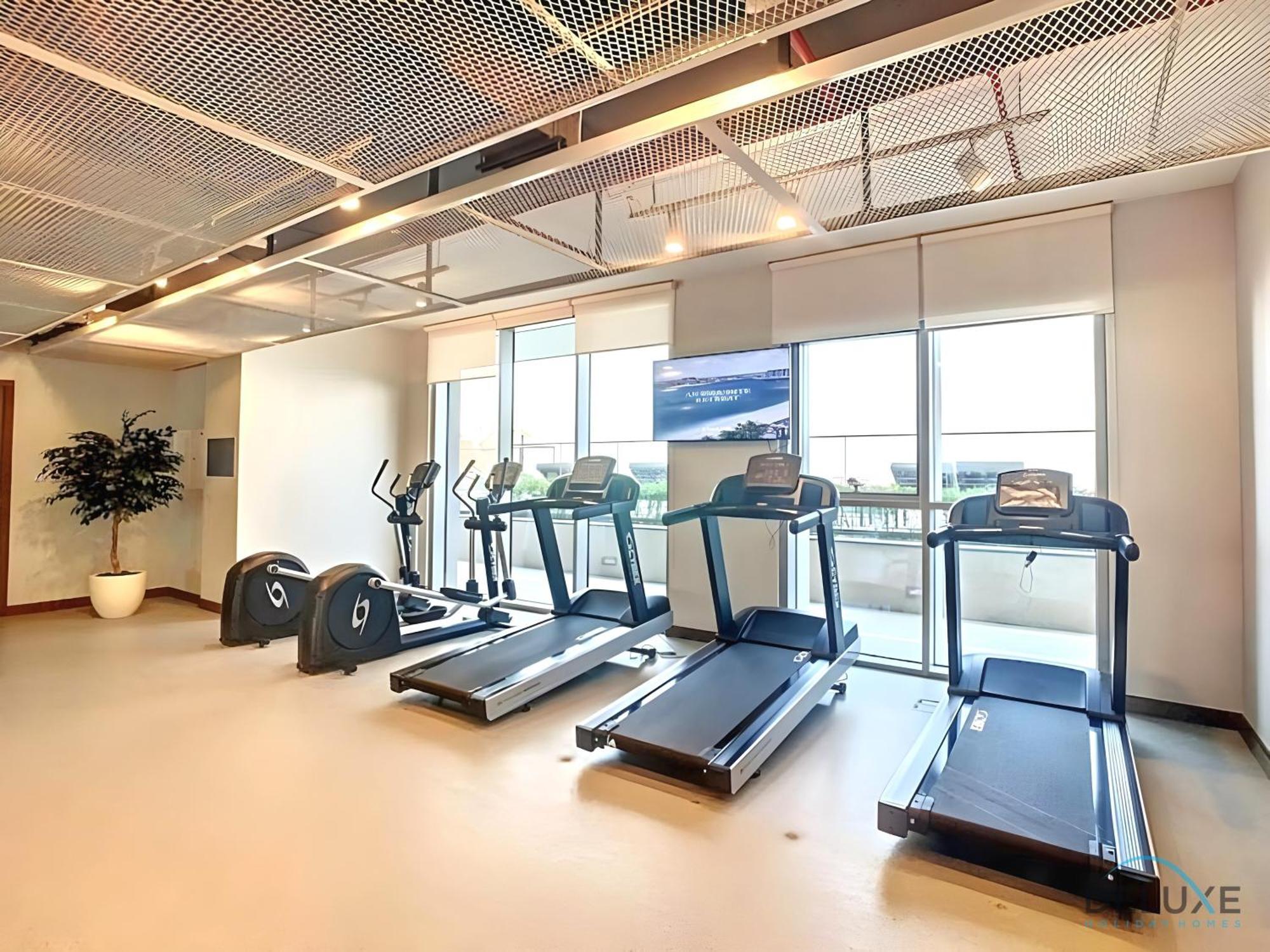 Luxurious 1br At Isle Tower 1 Emaar Beachfront, Marina By Deluxe Homes Dubaï