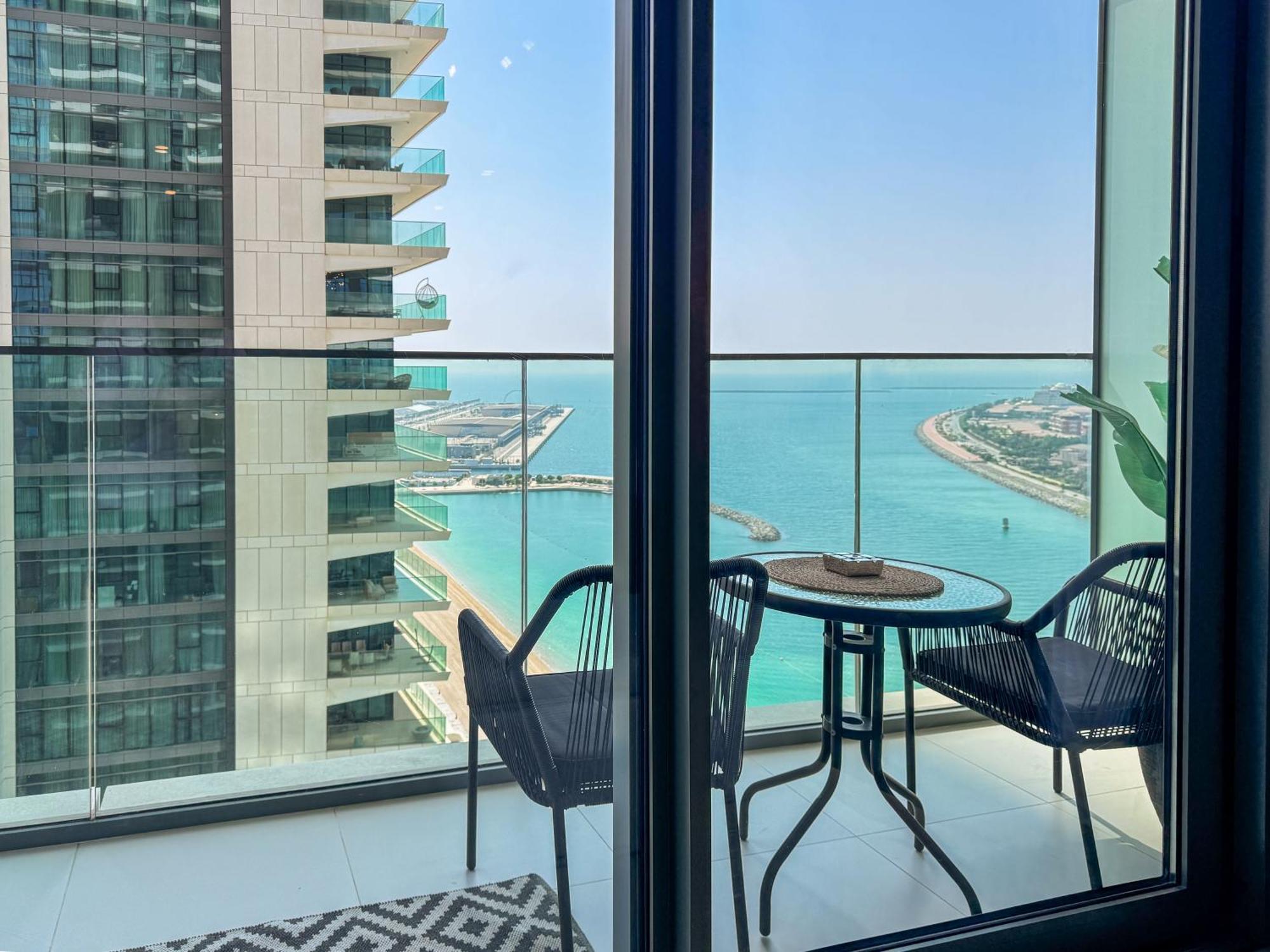 Opulent & Chic - 1 Bedroom - Beachfront Appartement Dubaï