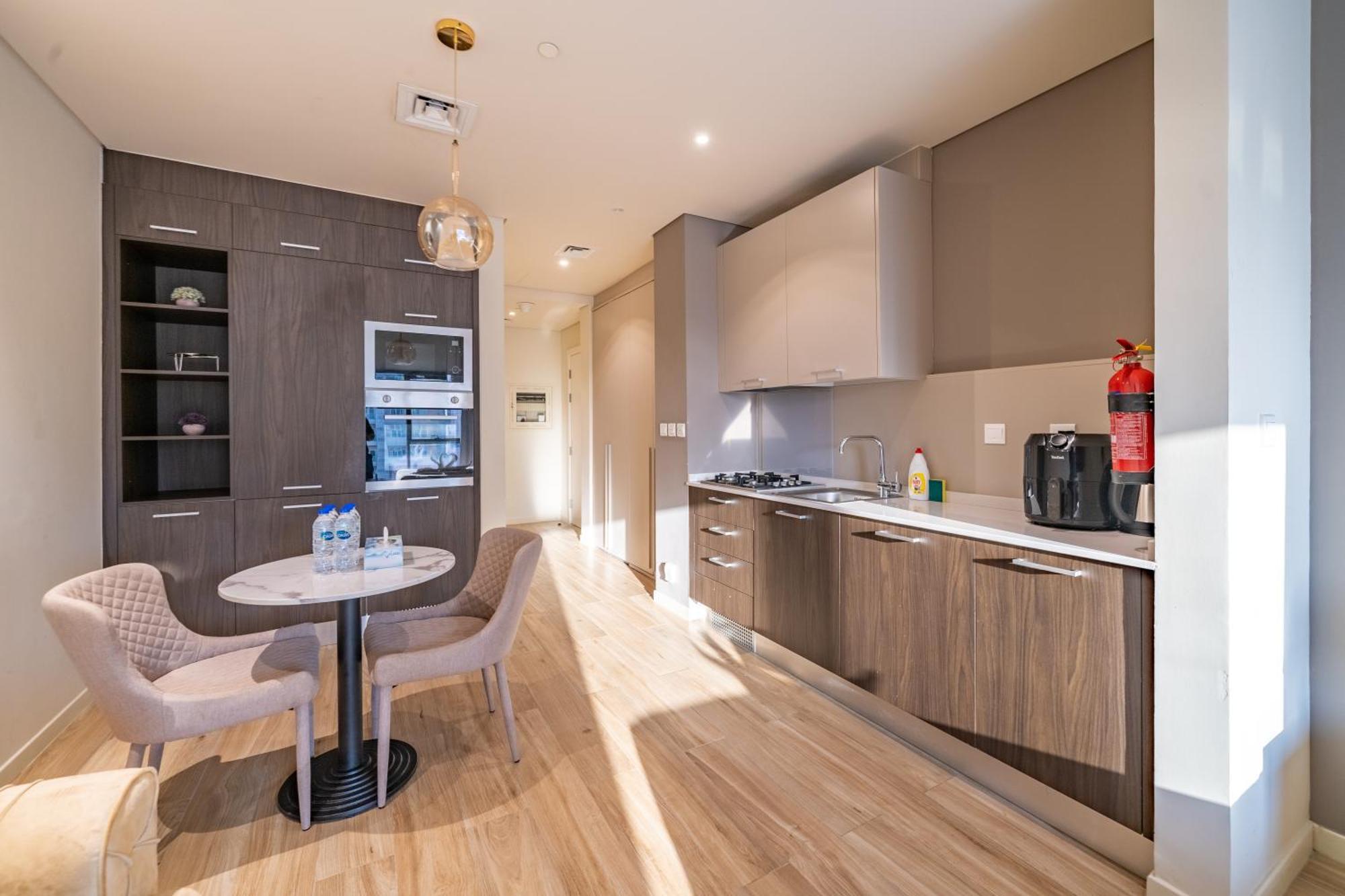 Elegant In Park View Tower Jvc