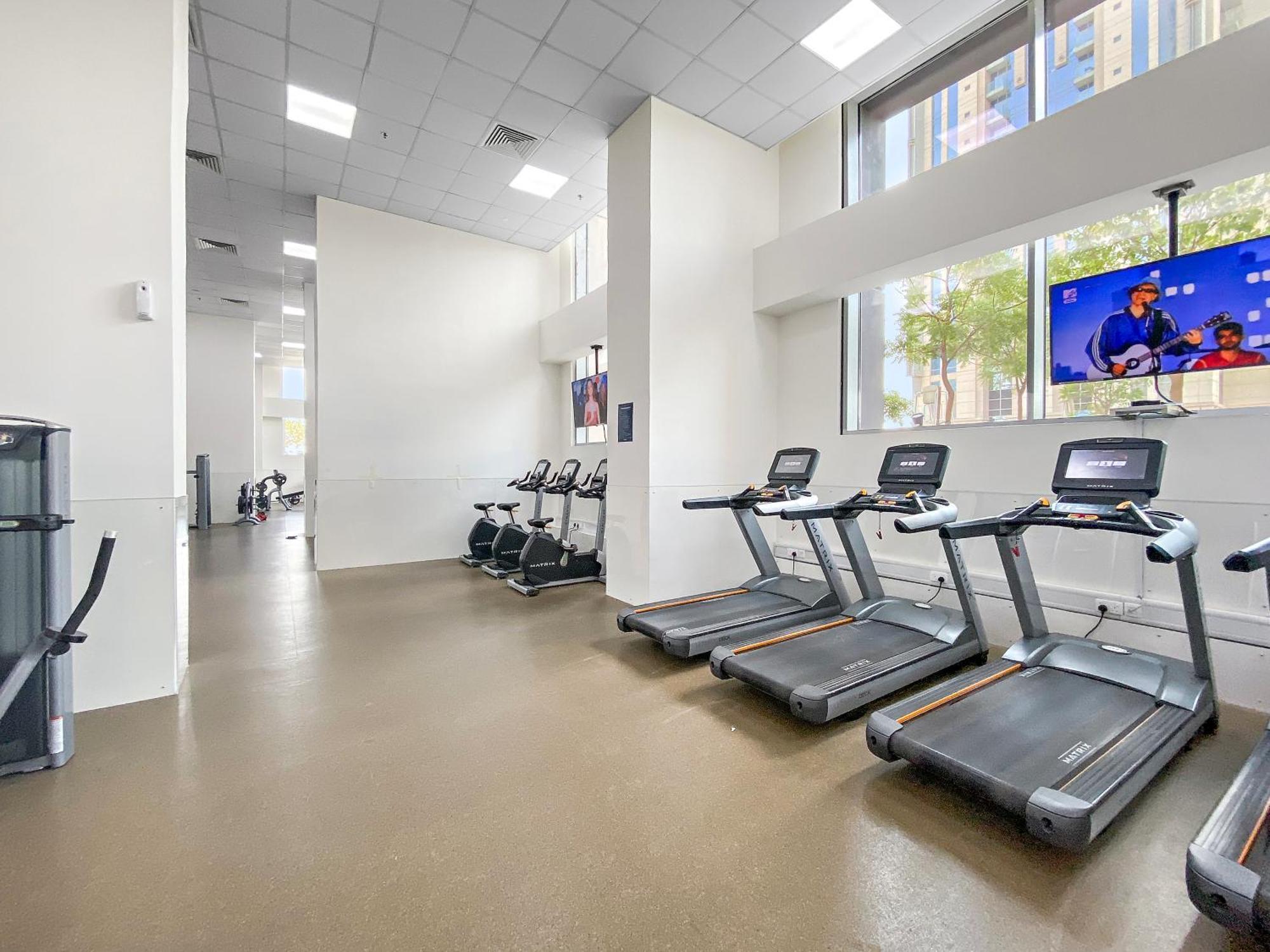 Spacious 1br In Habtoor With Canal Views & Close To Mall Dubai