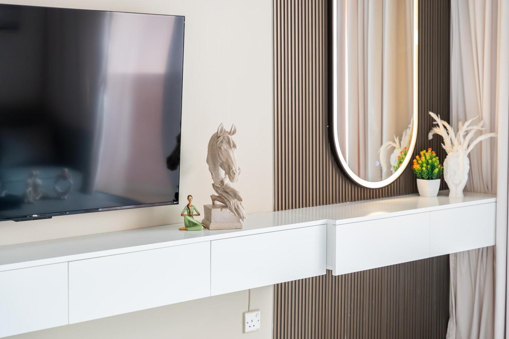 Luxury Near Battua Mall Apartment