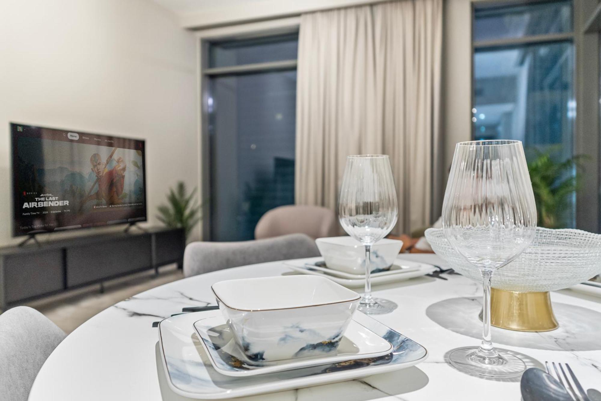 Seaside Lux Retreat 2-br Private Appart hôtel Dubaï