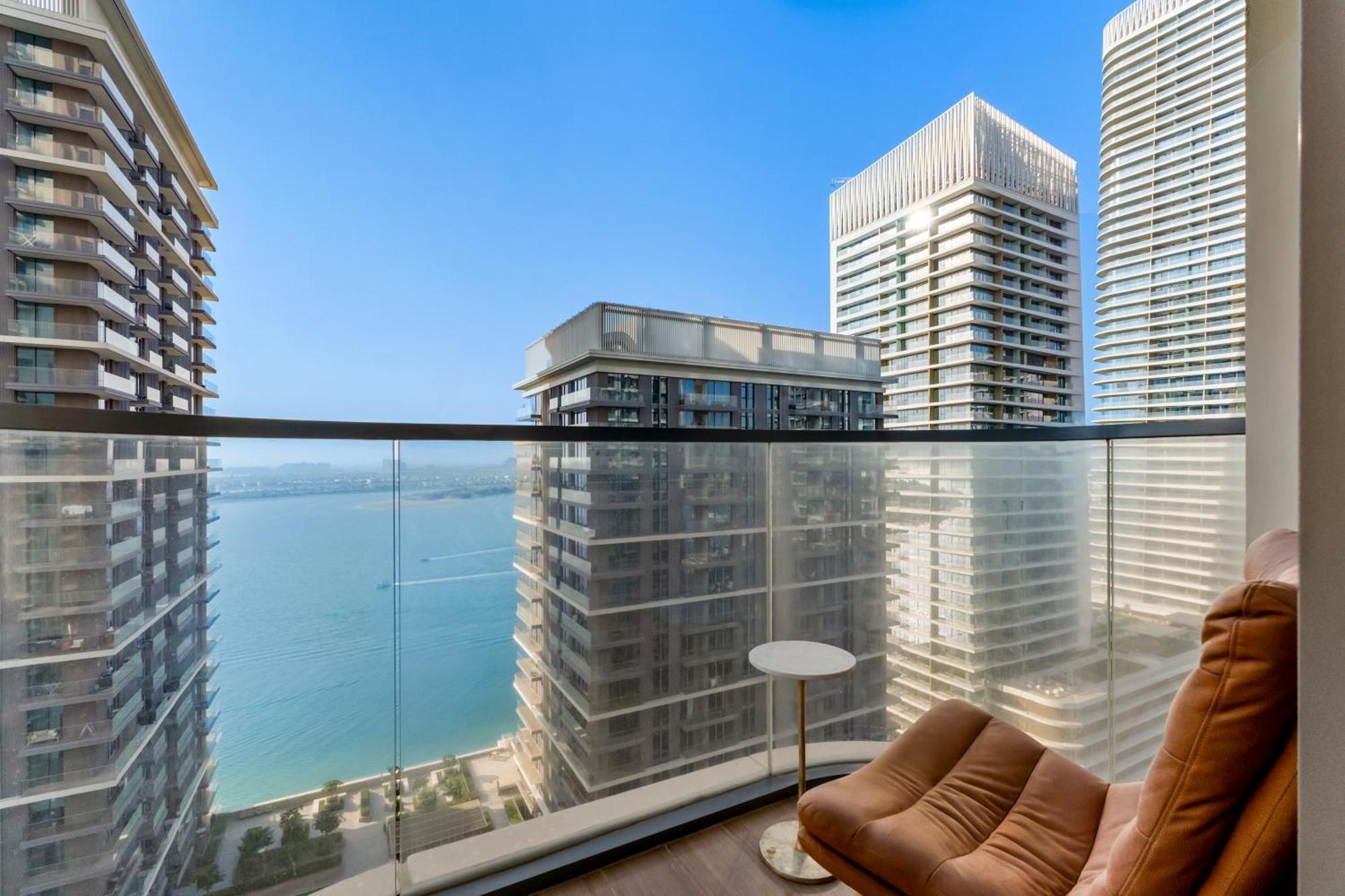 Seaside Lux Retreat 2-br Private Appart hôtel Dubaï