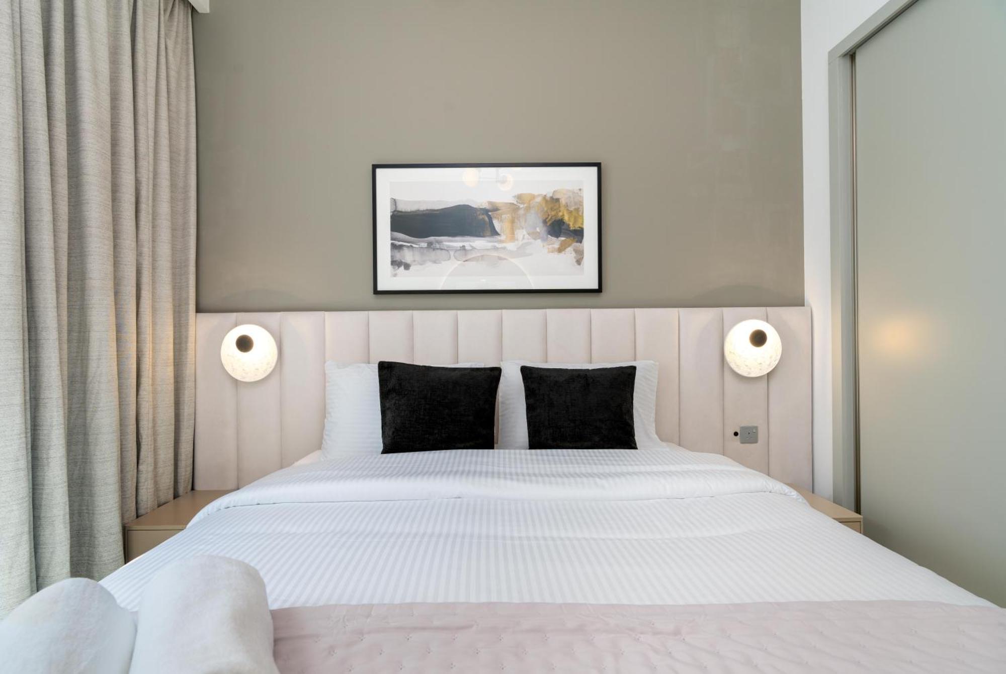 Isle Tower 2 - Beachfront Stunning - Full Sea Views Apartment Dubai