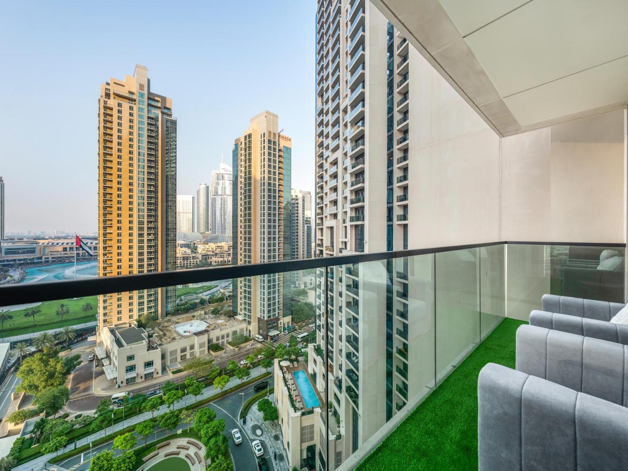 Exquisite 2 Bedroom I Burj Khalifa & Fountain Views I Free Gym, Pool, Parking, Wi-fi And Ps5 I By Skyline Serenity Apartamento Dubái