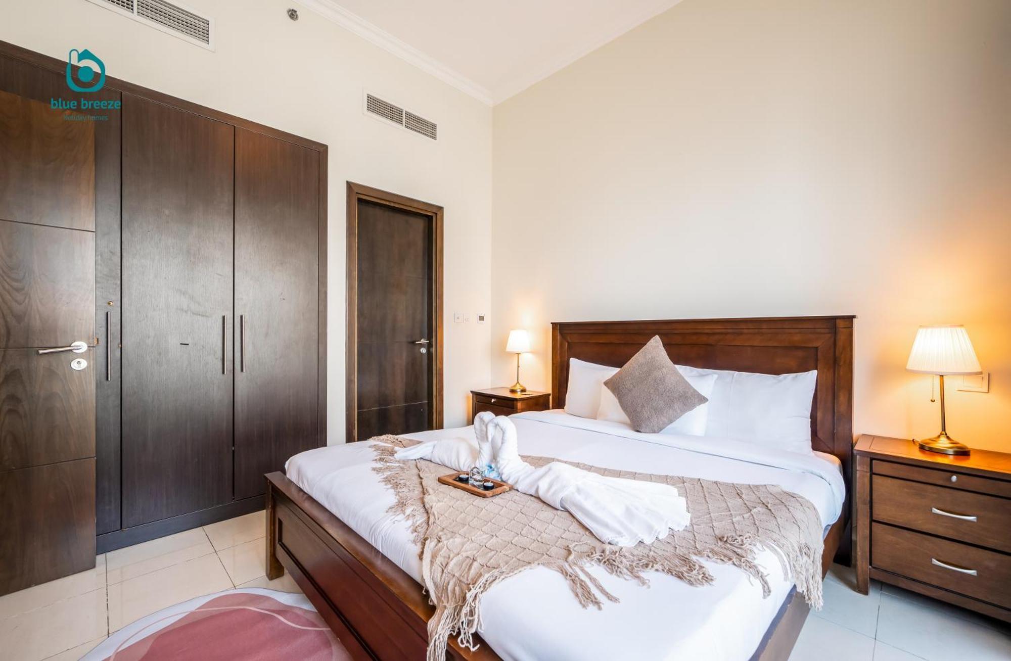 Appartement Blue Breeze - Chic Marina Retreat With Balcony And Canal Views *
