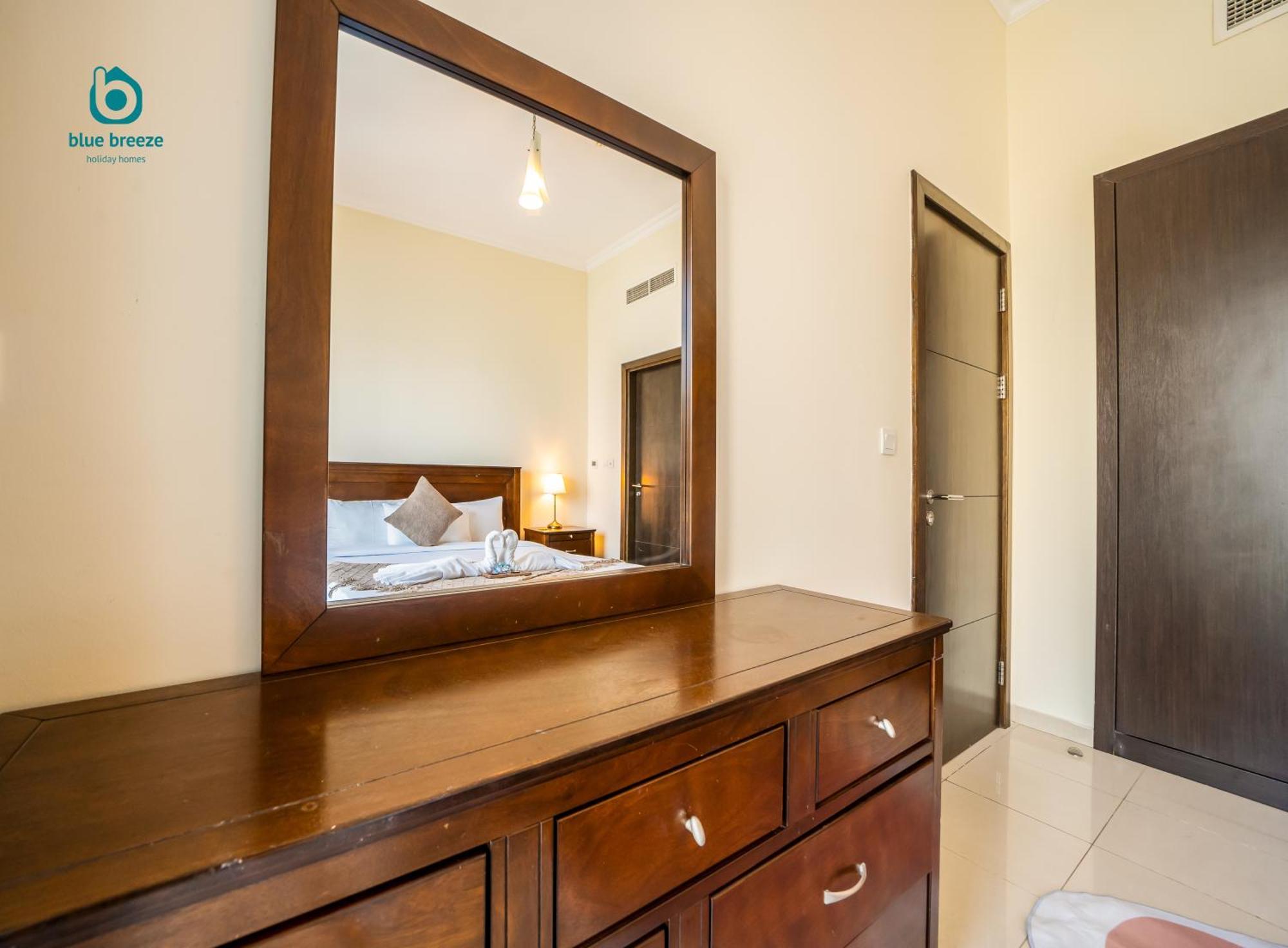 Blue Breeze - Chic Marina Retreat With Balcony And Canal Views * Dubaï