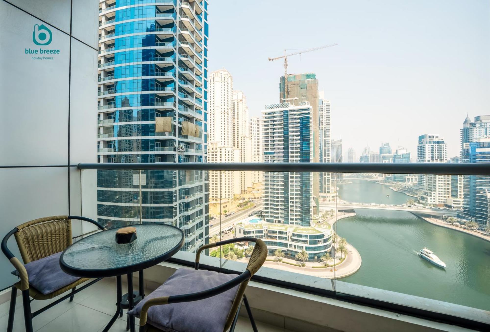 Appartement Blue Breeze - Chic Marina Retreat With Balcony And Canal Views Dubaï