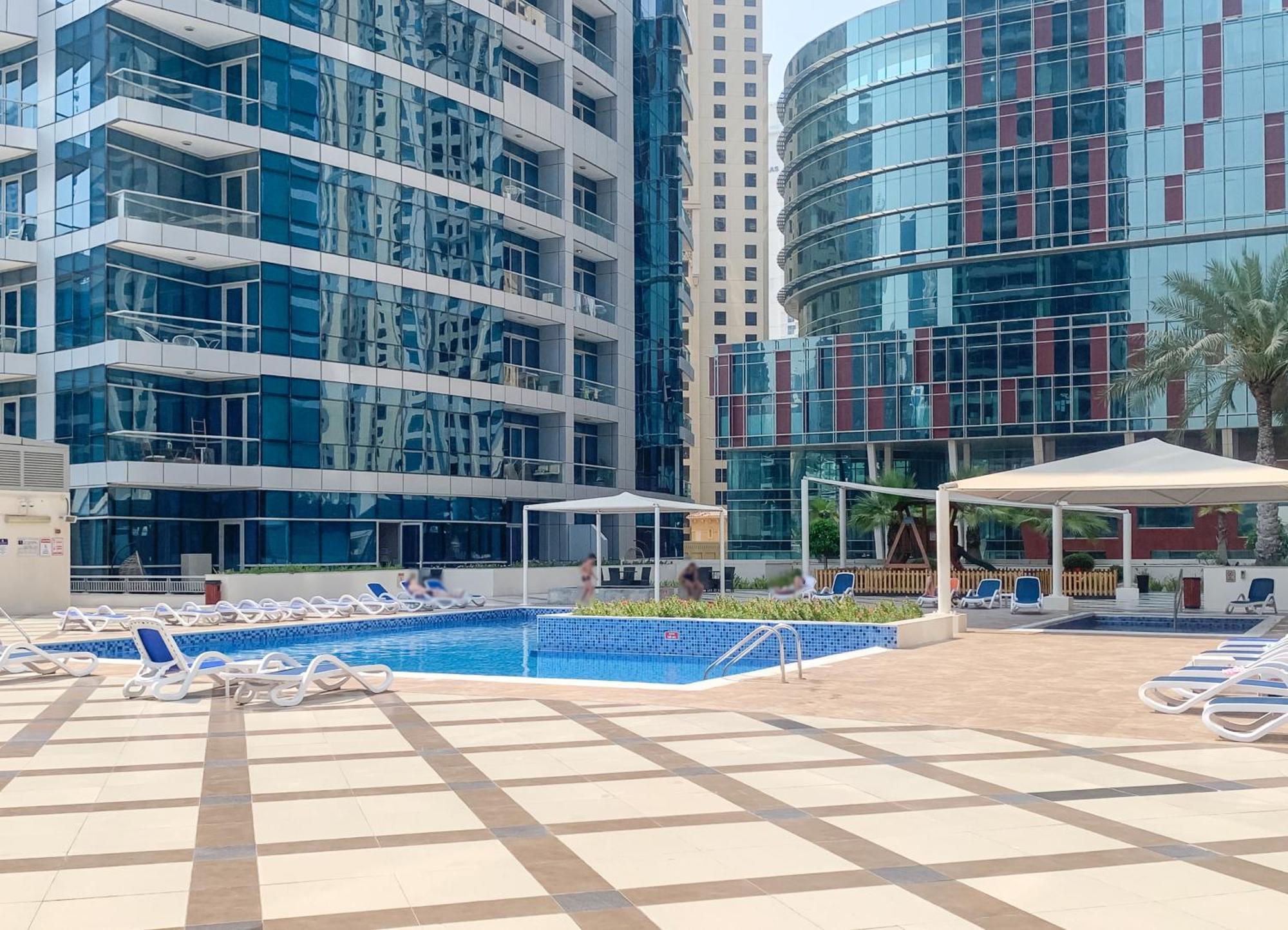 Blue Breeze - Chic Marina Retreat With Balcony And Canal Views Dubaï