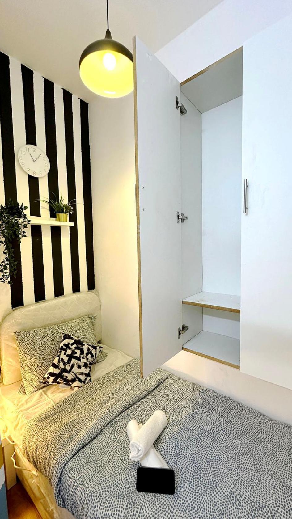 Cozy Corner Partition Near Burjuman Metro Dubaï